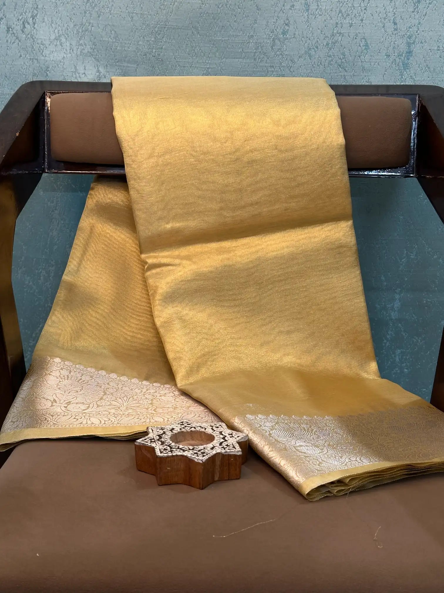 Contemporary Weave Kora Tissue Silk Banarasi Saree