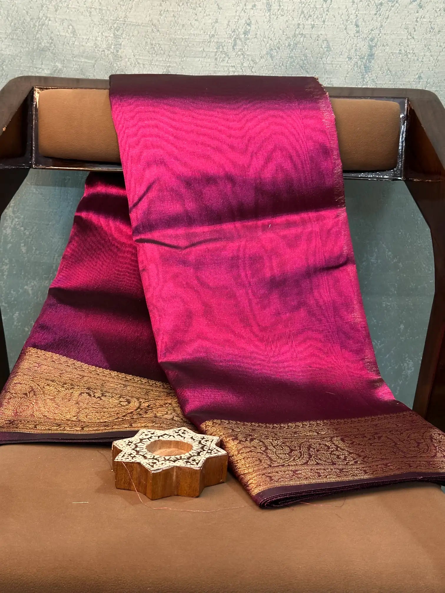 Contemporary Weave Kora Tissue Silk Banarasi Saree