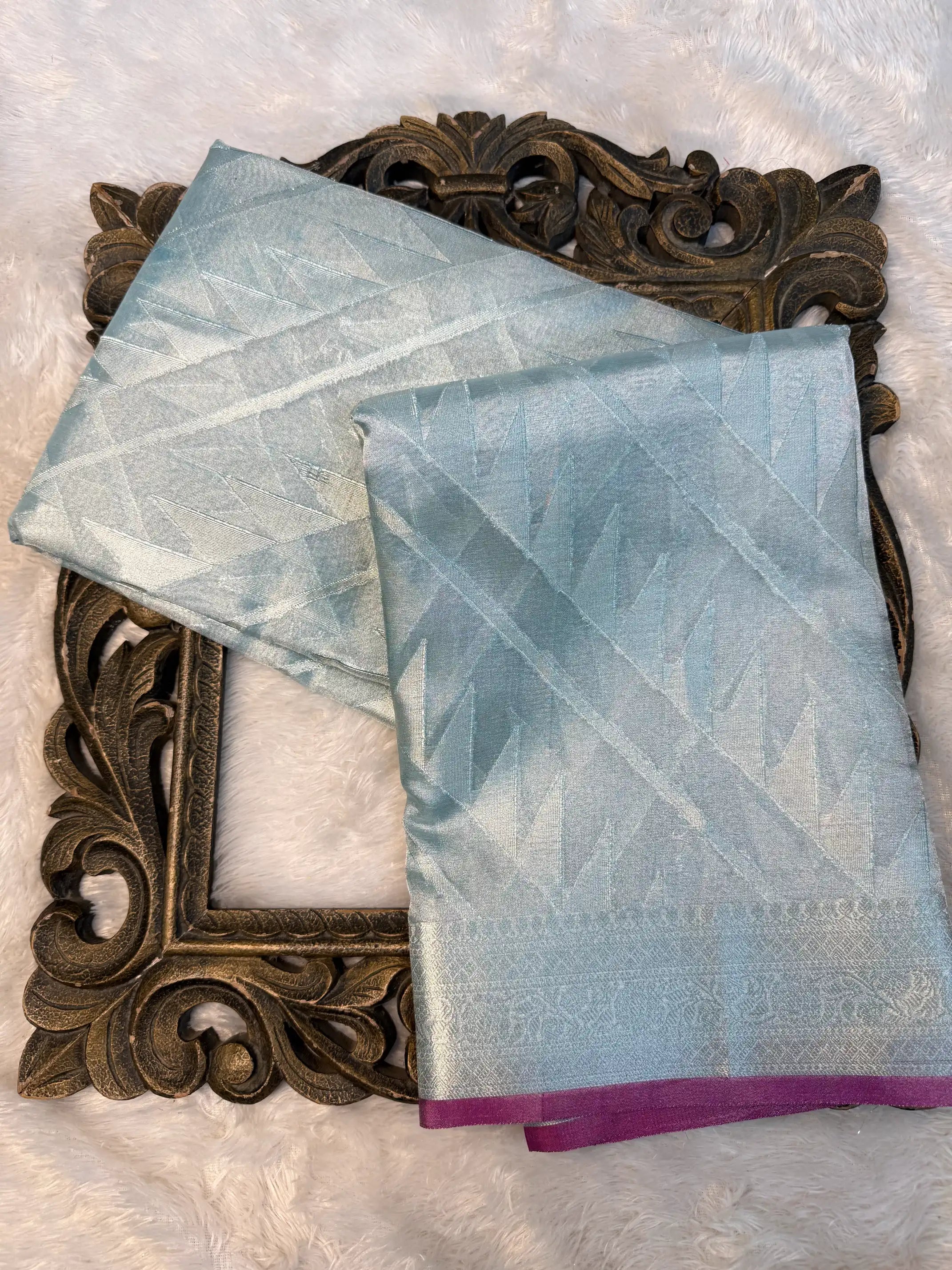 Contemporary Weave Kora Tissue Silk Banarasi Saree