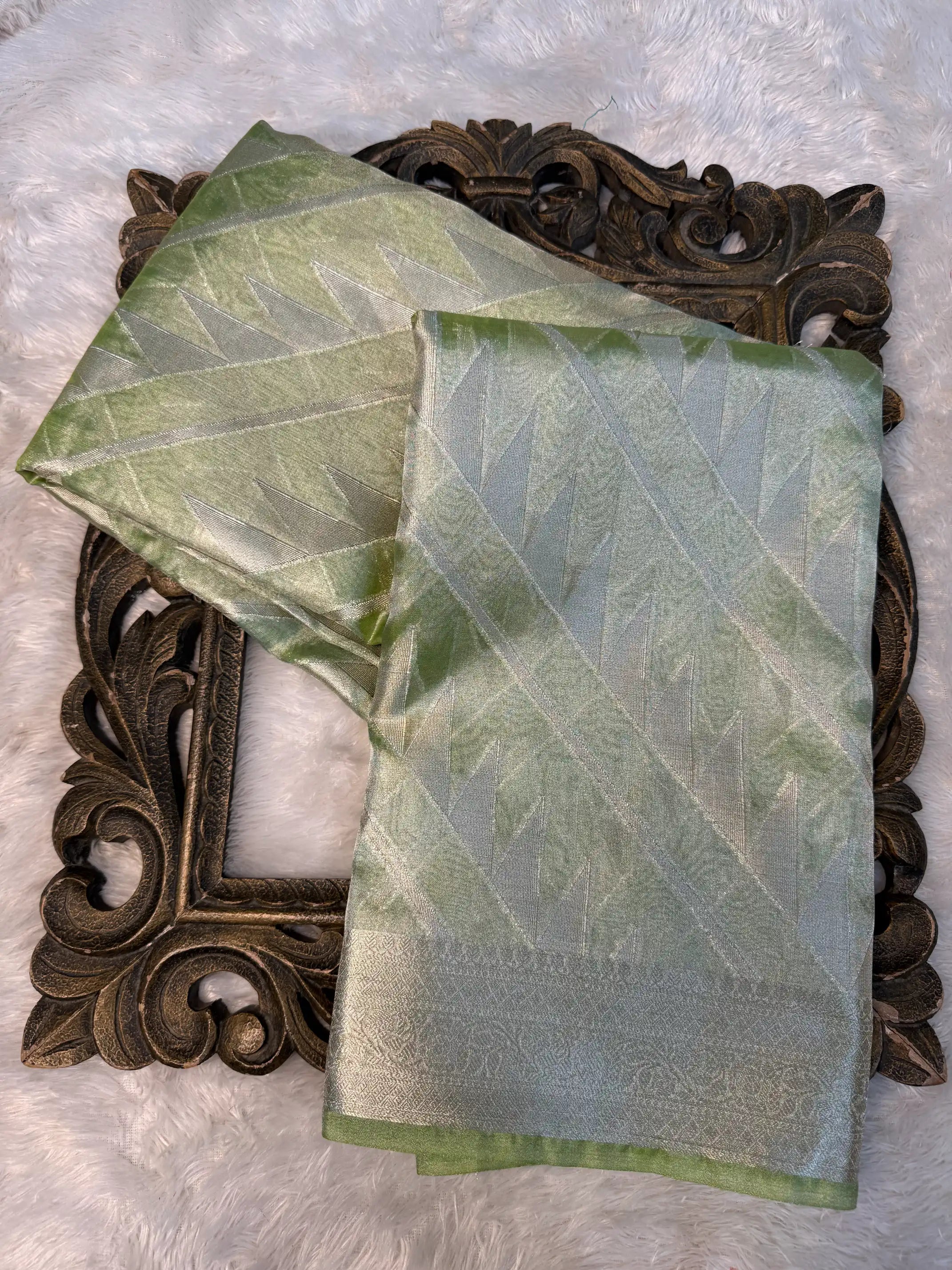 Contemporary Weave Kora Tissue Silk Banarasi Saree