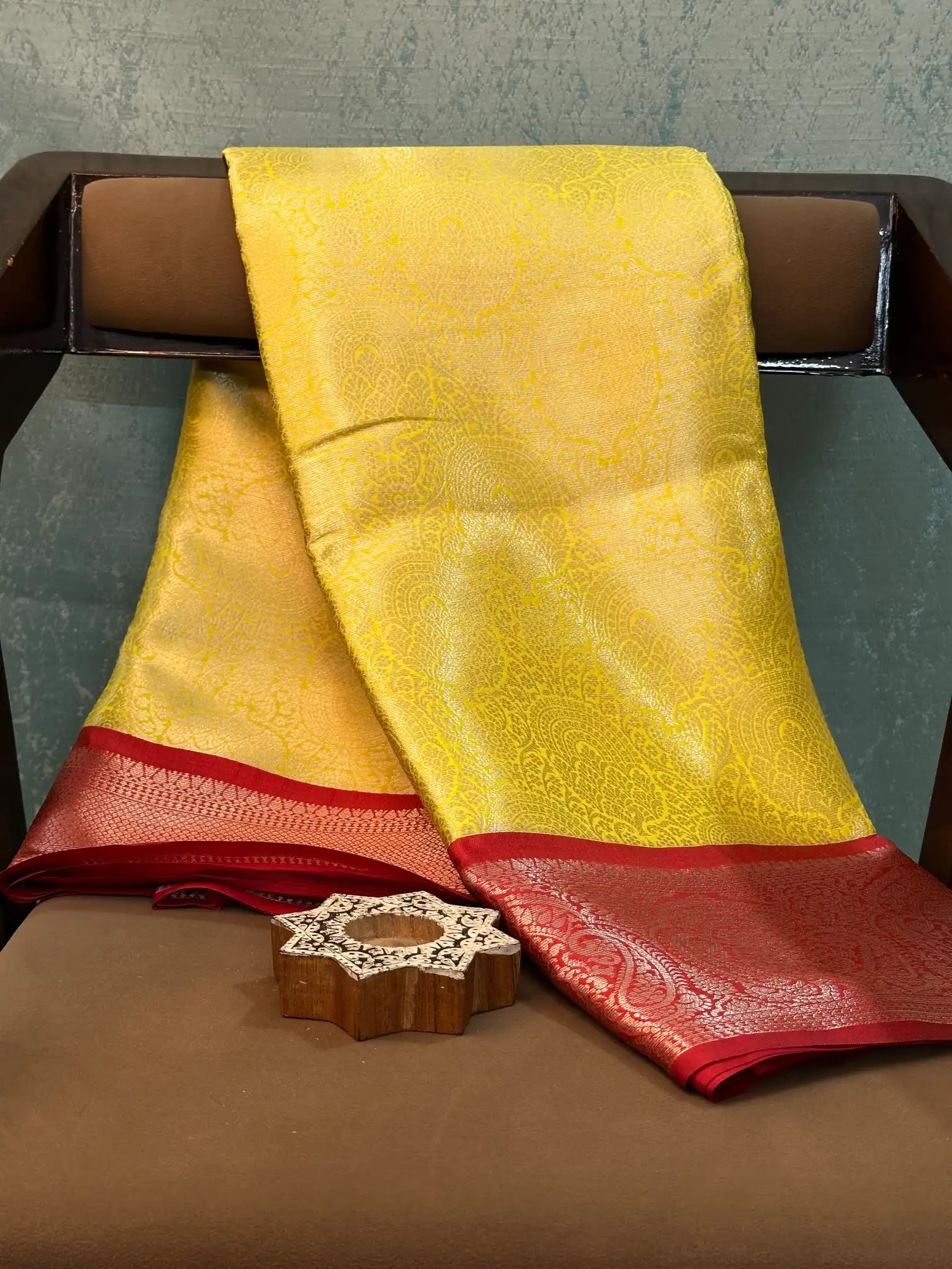 Contemporary Weave Kora Tissue Silk Banarasi Saree