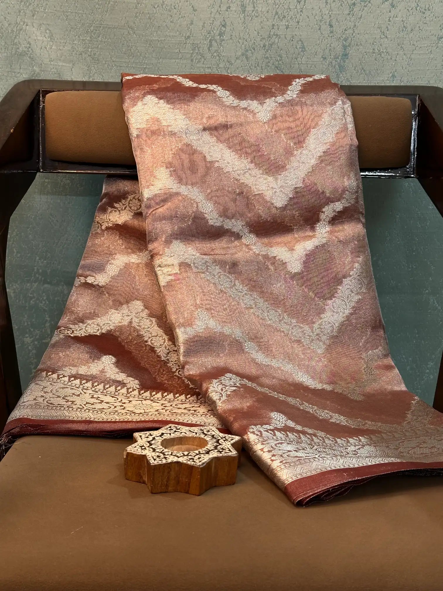 Contemporary Weave Kora Tissue Silk Banarasi Saree