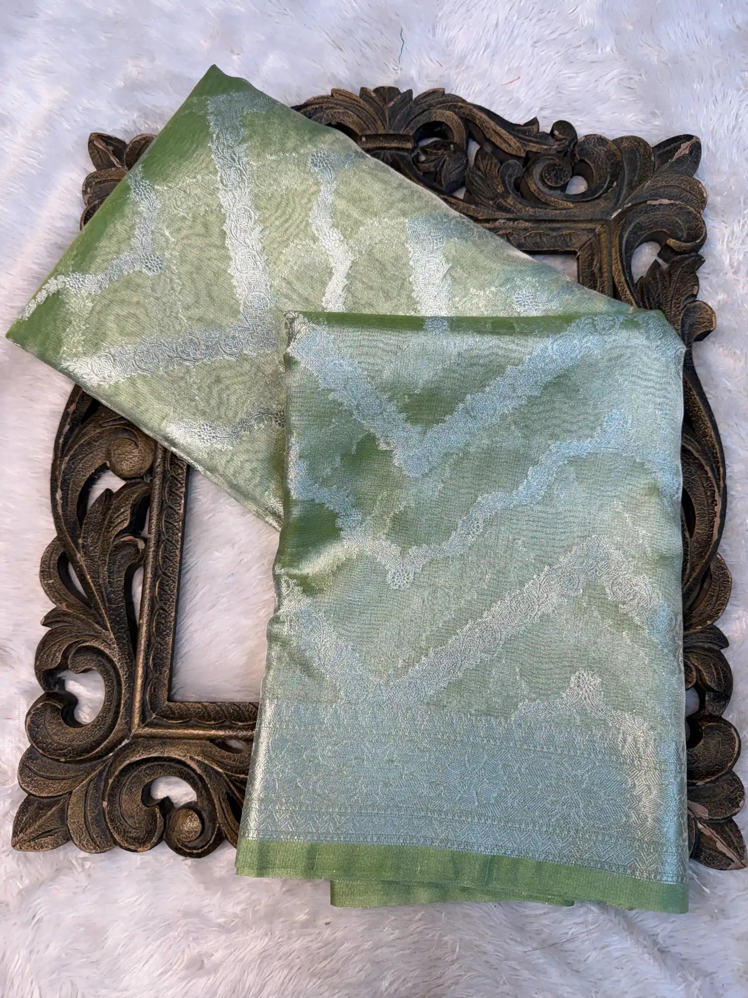 Contemporary Weave Kora Tissue Silk Banarasi Saree