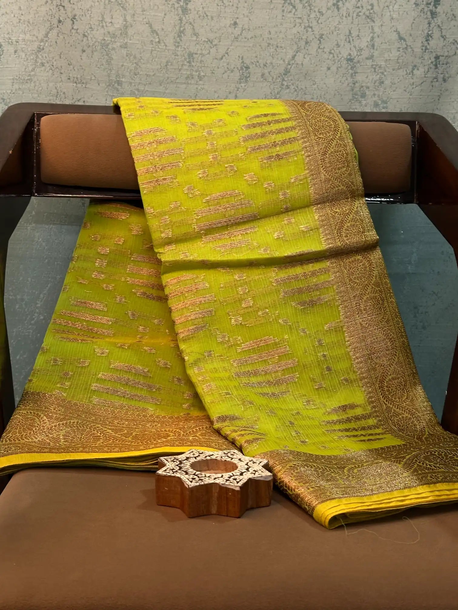 Eccentric Weave Softsilk Traditional Banarasi Saree