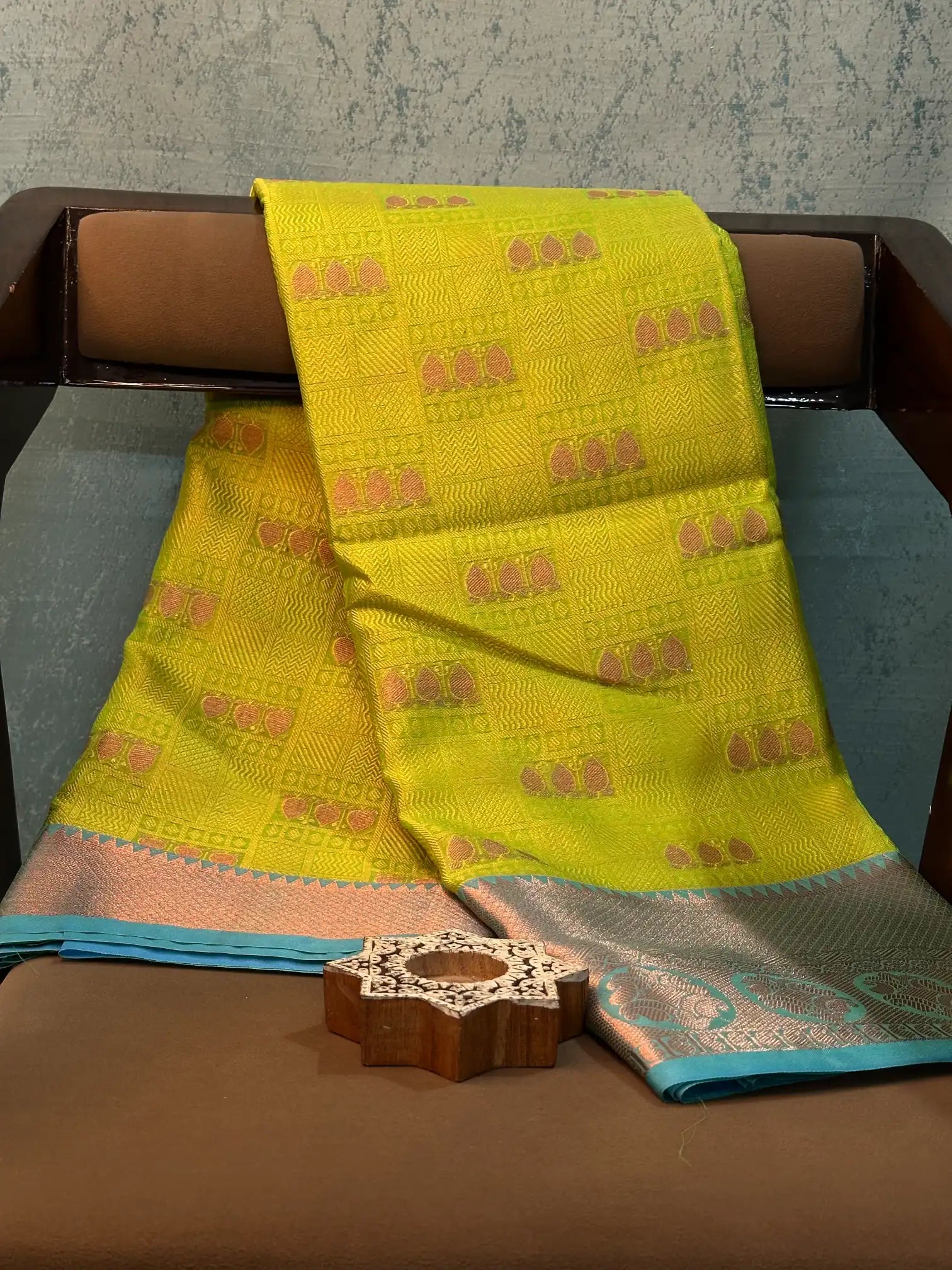 Eccentric Weave Softsilk Traditional Banarasi Saree