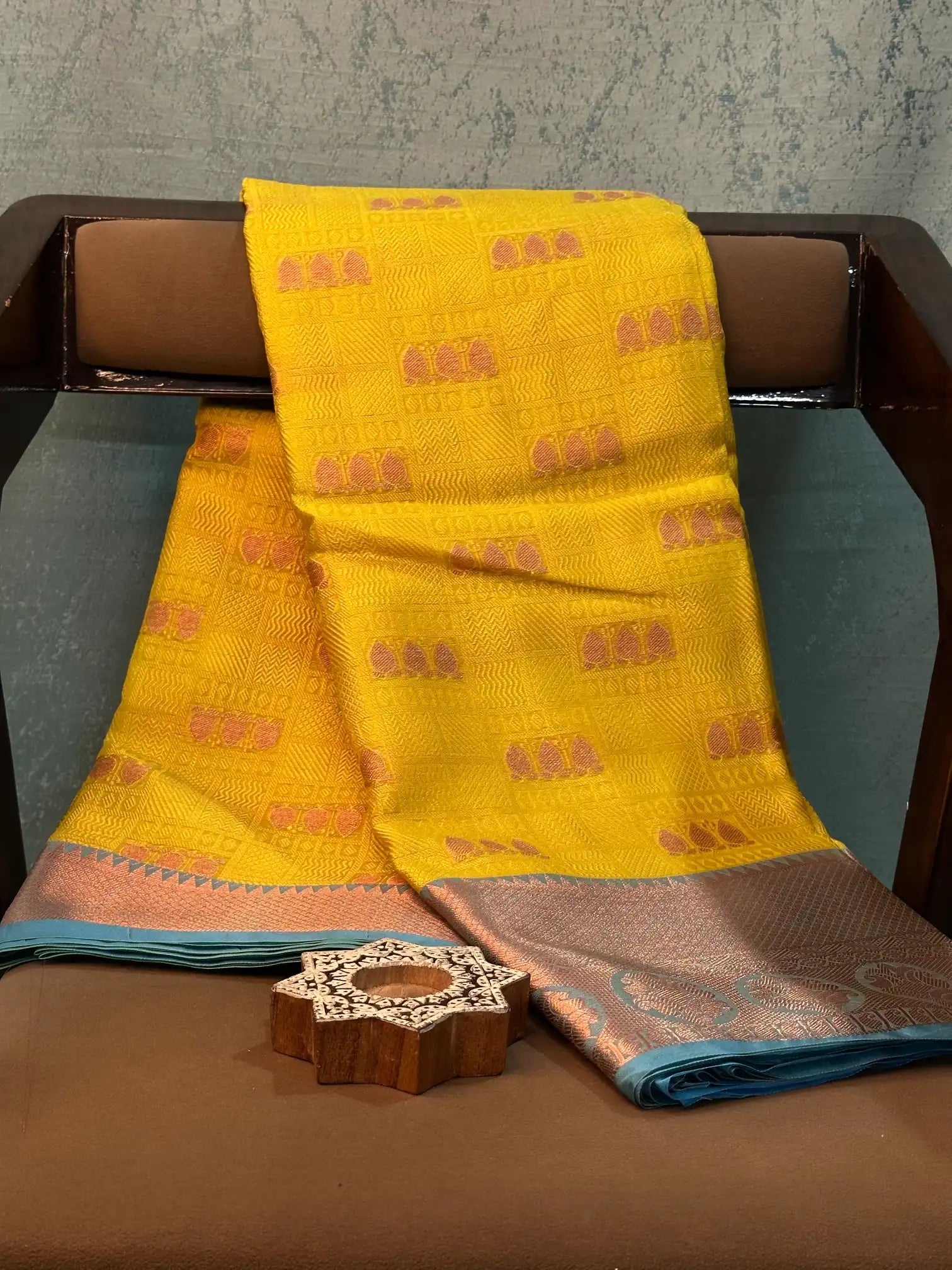Eccentric Weave Softsilk Traditional Banarasi Saree
