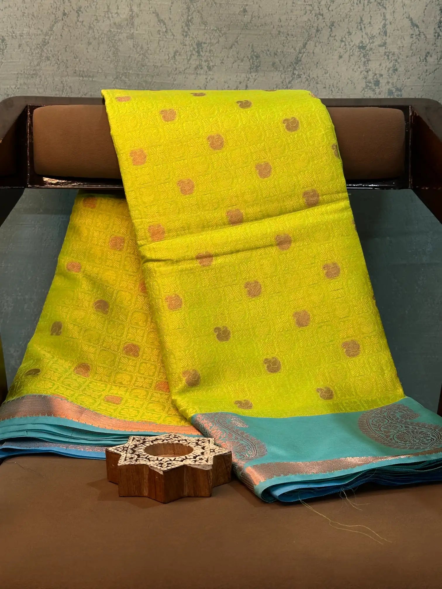 Eccentric Weave Softsilk Traditional Banarasi Saree