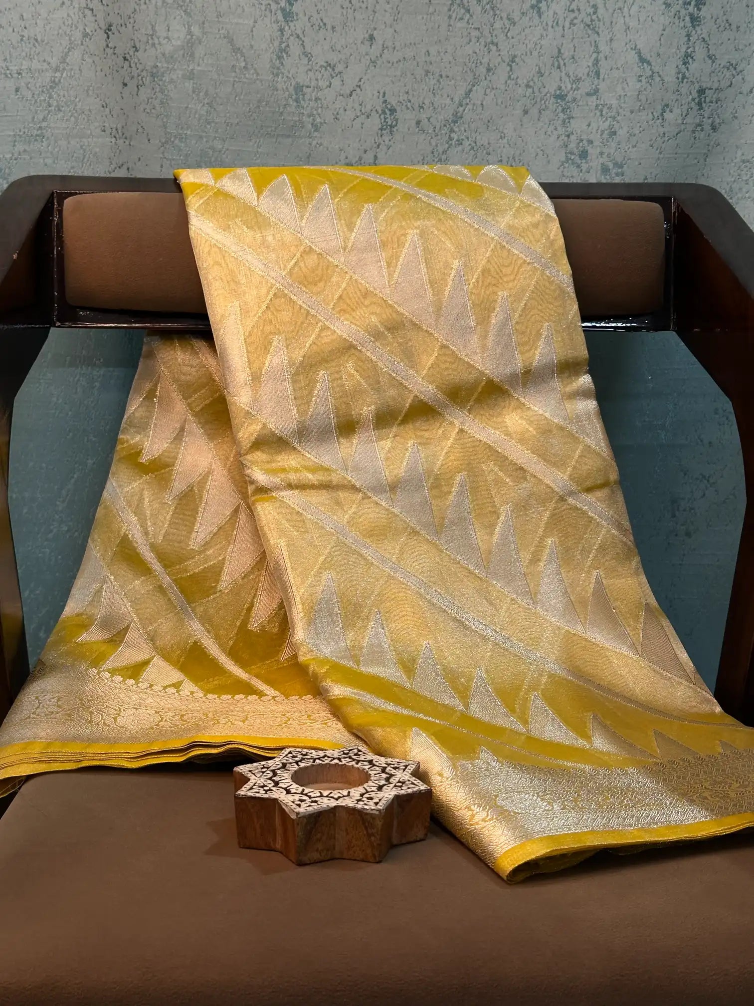 Contemporary Weave Kora Tissue silk Banarasi Saree