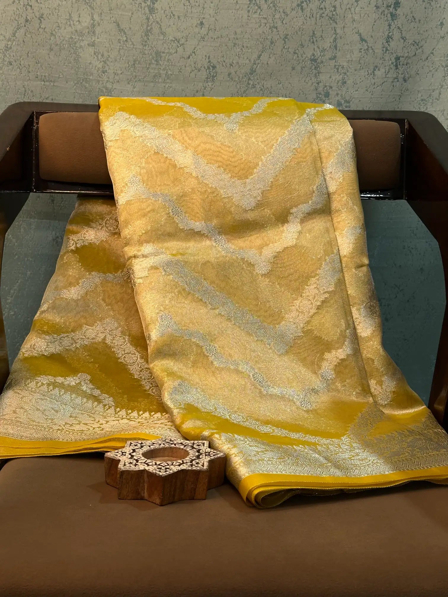 Contemporary Weave Kora Tissue silk Banarasi Saree