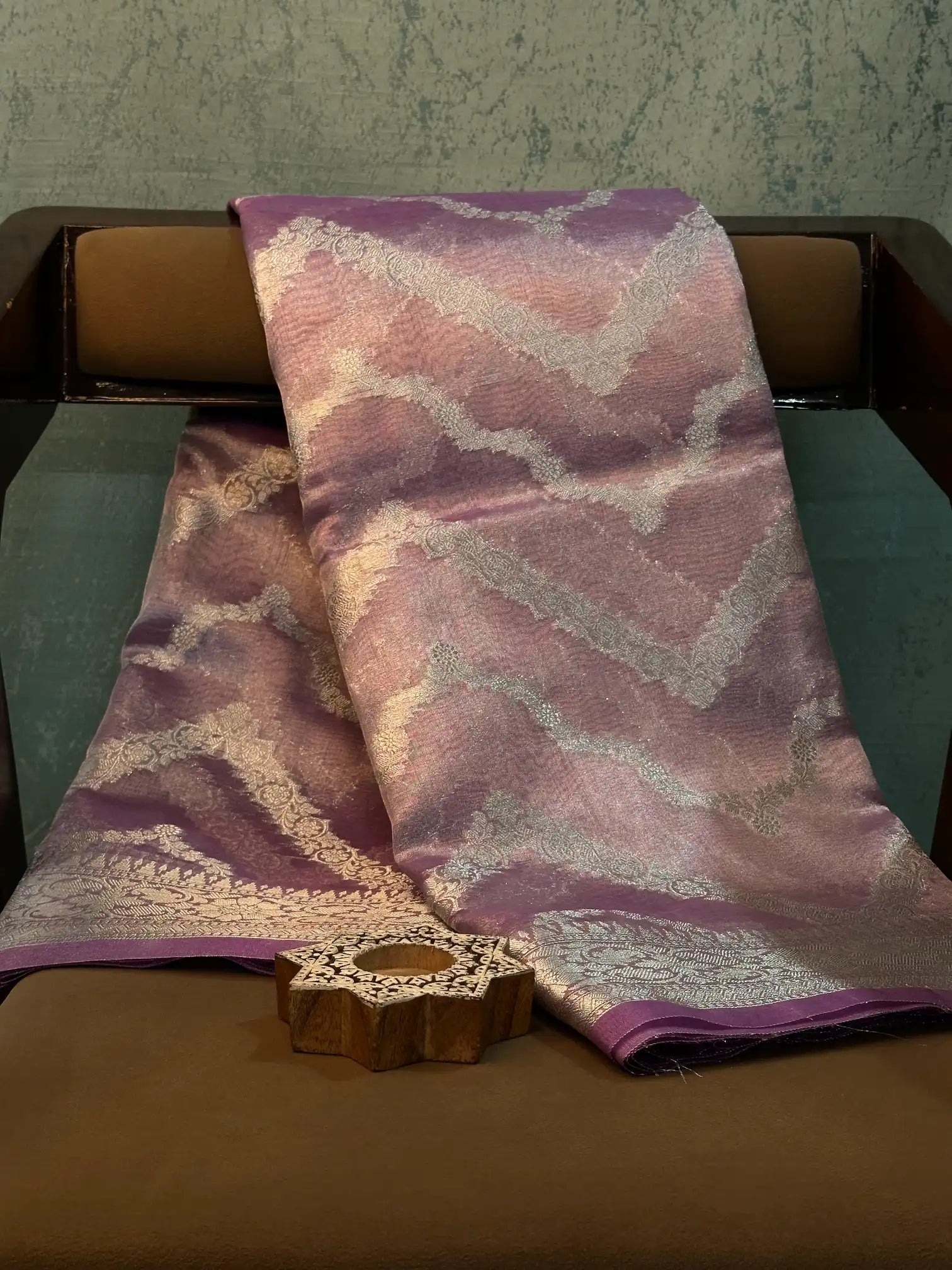 Contemporary Weave Kora Tissue Silk Banarasi Saree