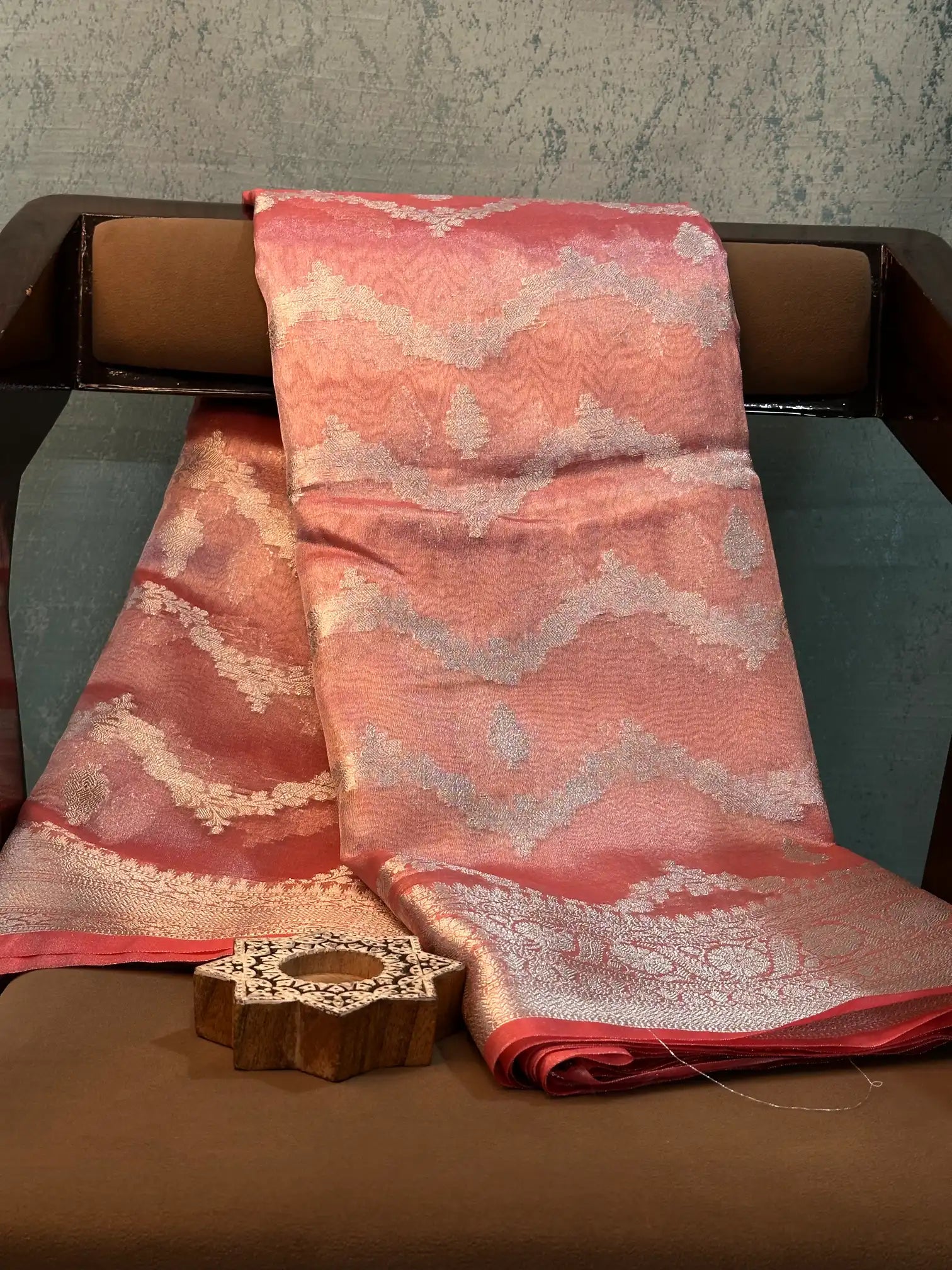 Contemporary Weave Kora Tissue Silk Banarasi Saree