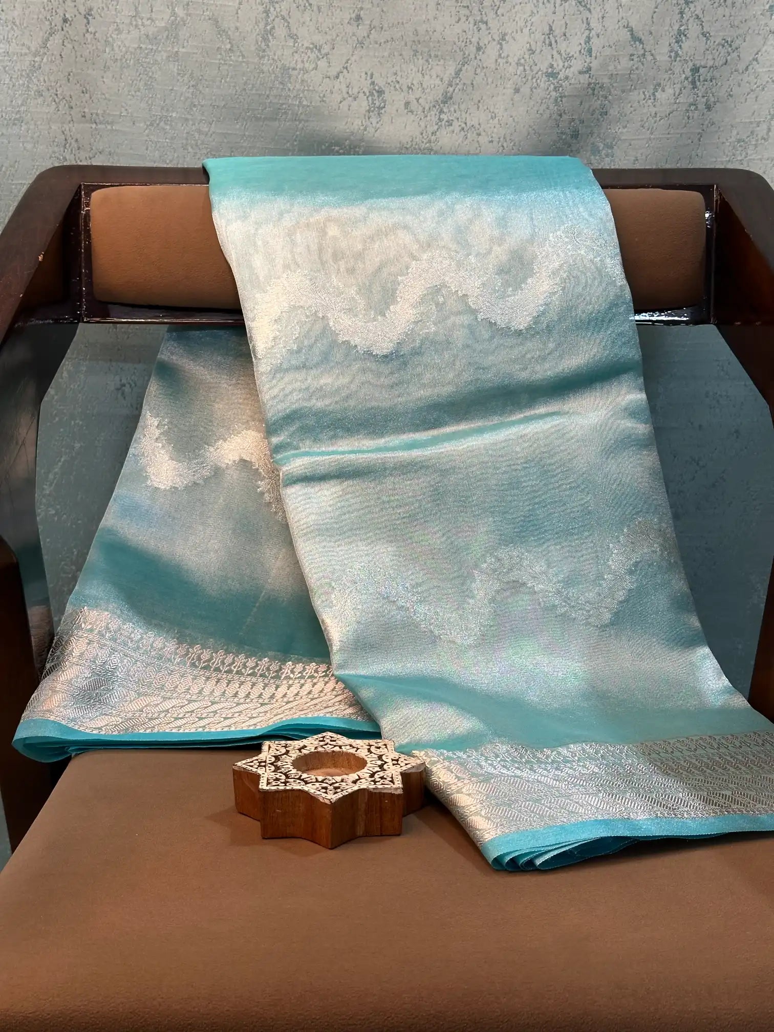 Contemporary Weave Kora Tissue Silk Banarasi Saree