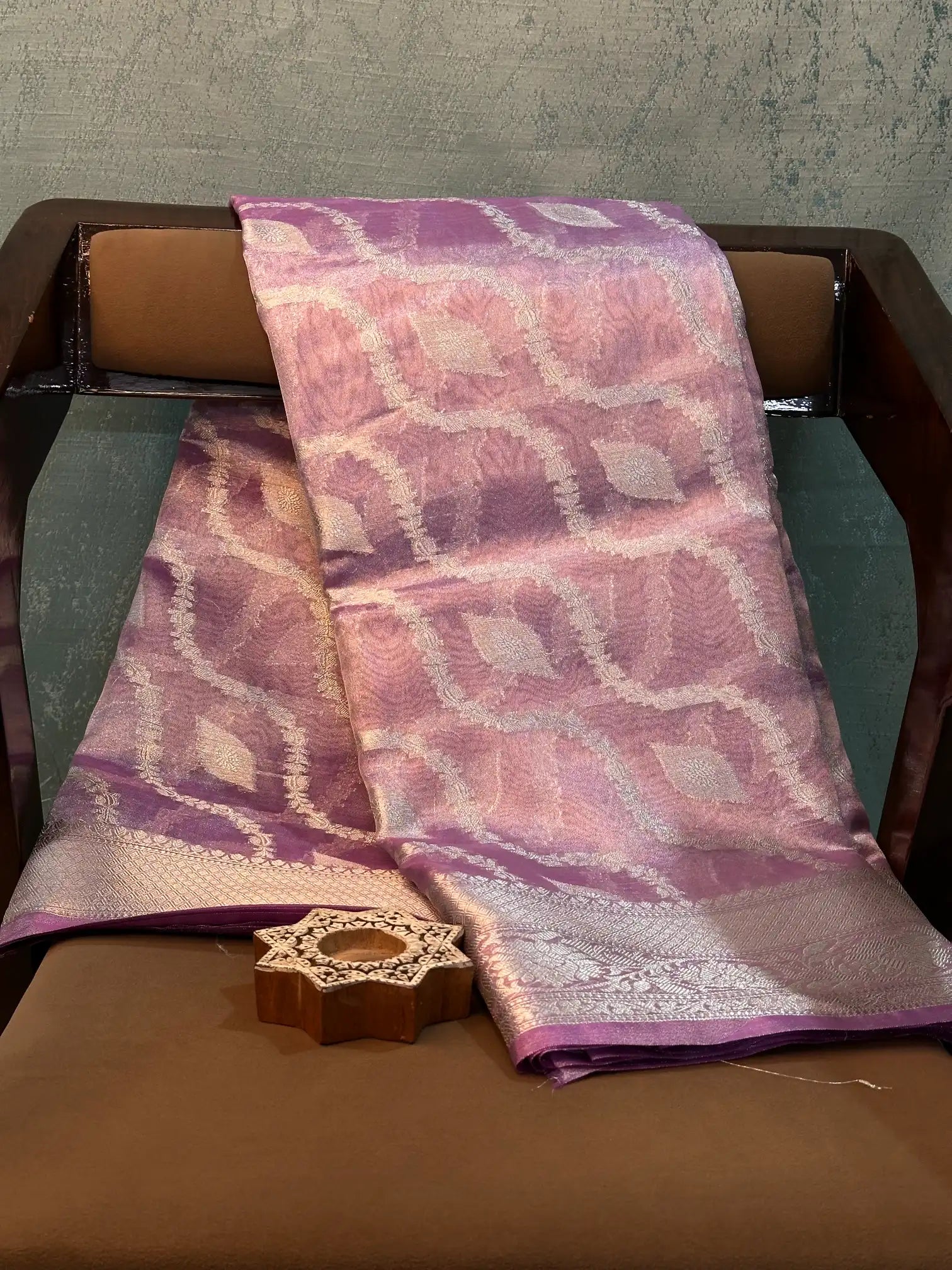 Contemporary Weave Kora Tissue Silk Banarasi Saree