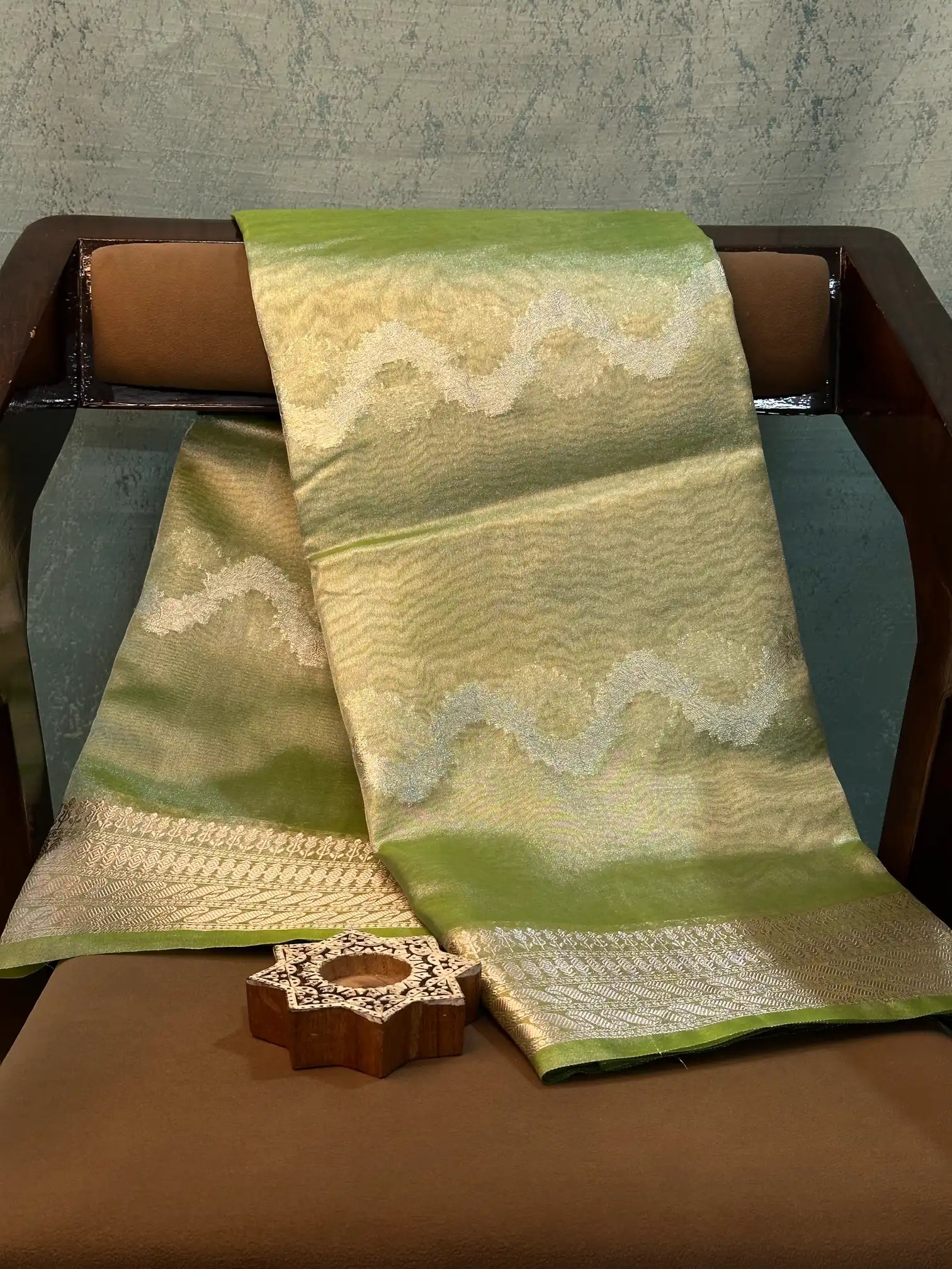 Contemporary Weave Kora Tissue Silk Banarasi Saree