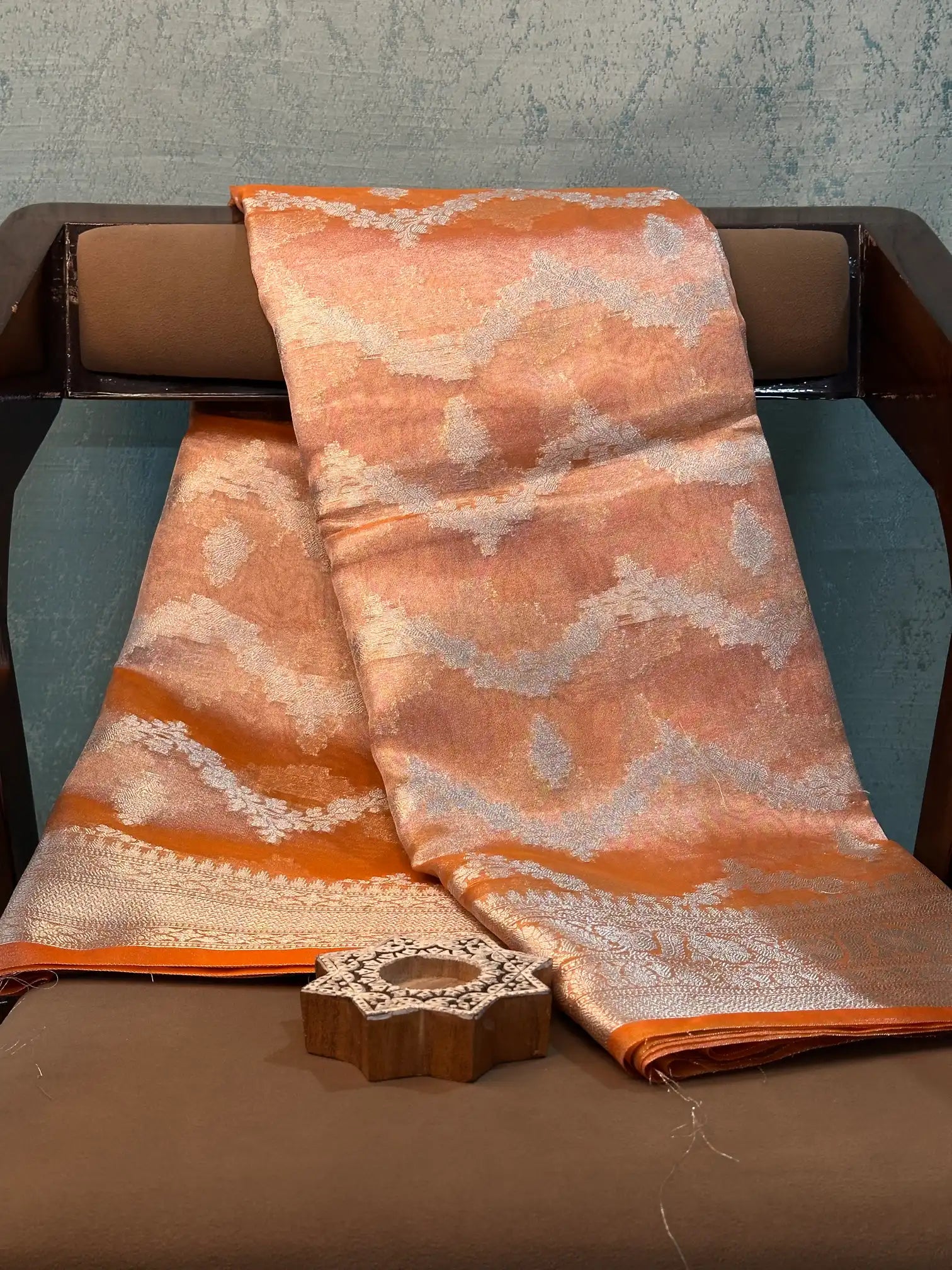 Contemporary Weave Kora Tissue Silk Banarasi Saree