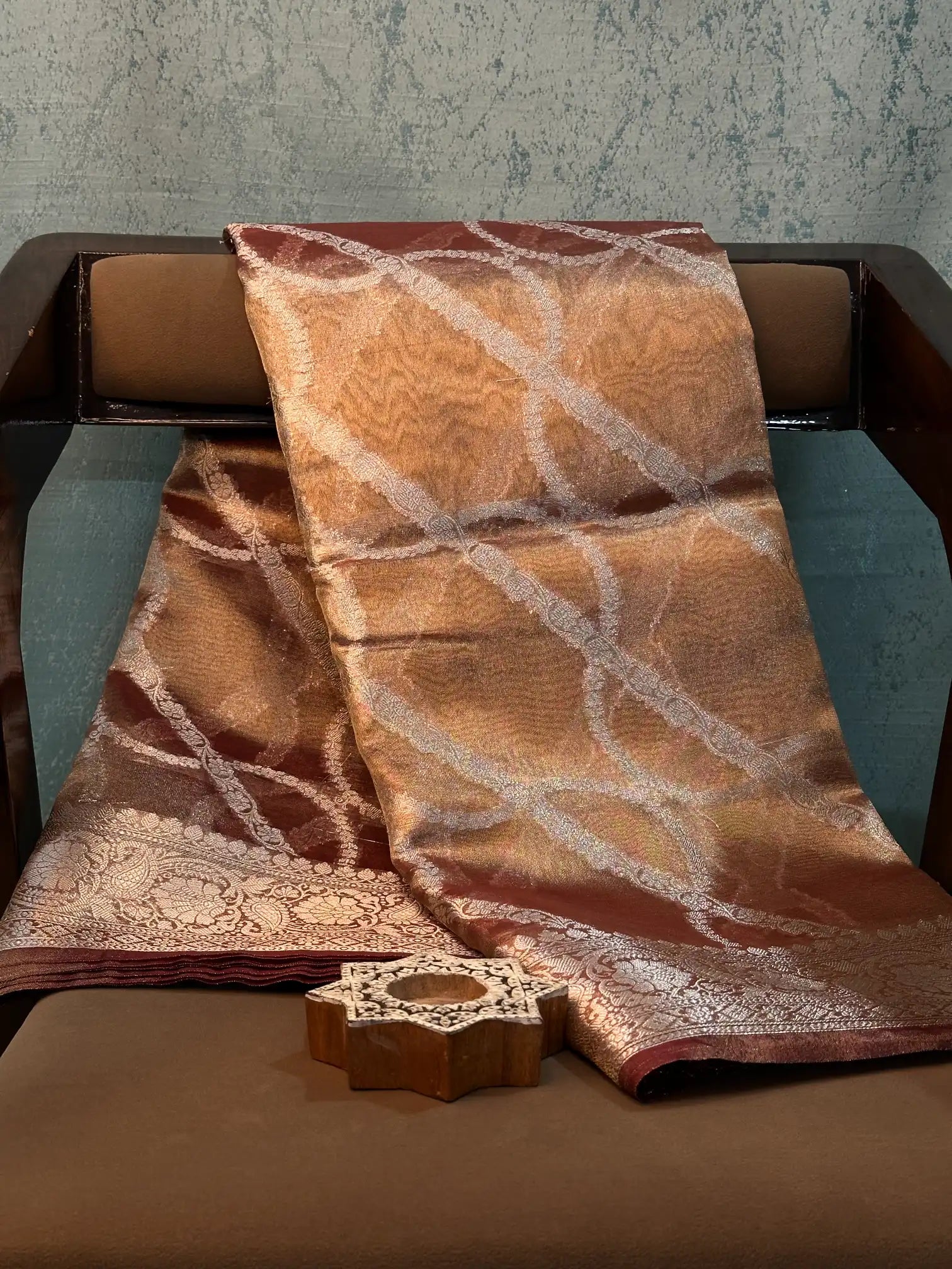 Contemporary Weave Kora Tissue Silk Banarasi Saree