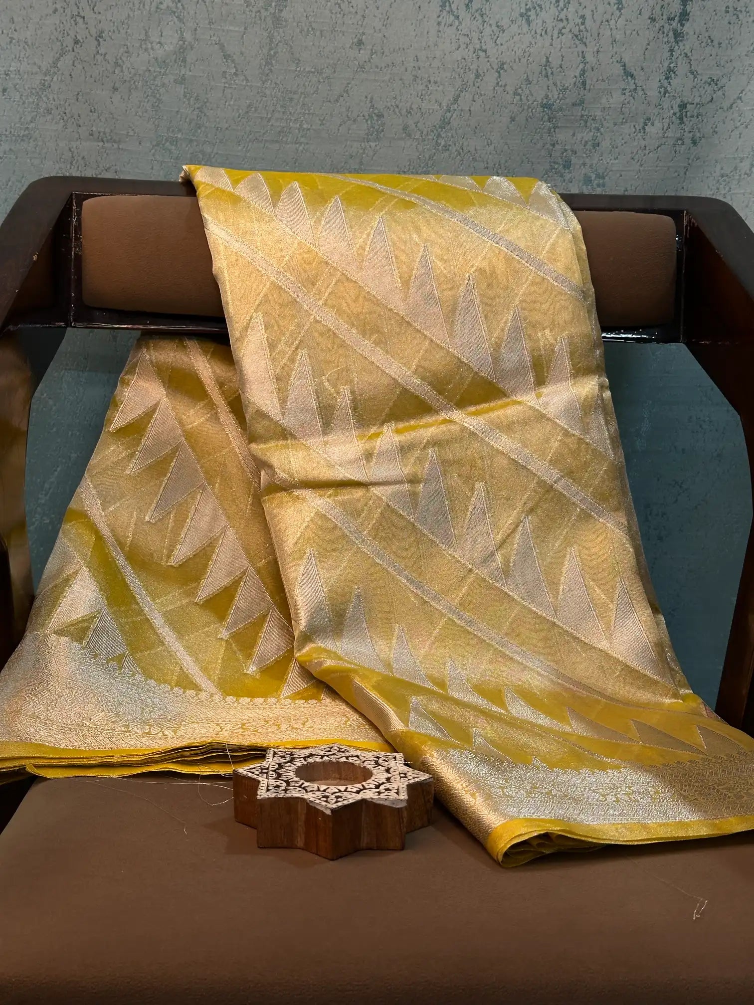 Contemporary Weave Kora Tissue silk Banarasi Saree