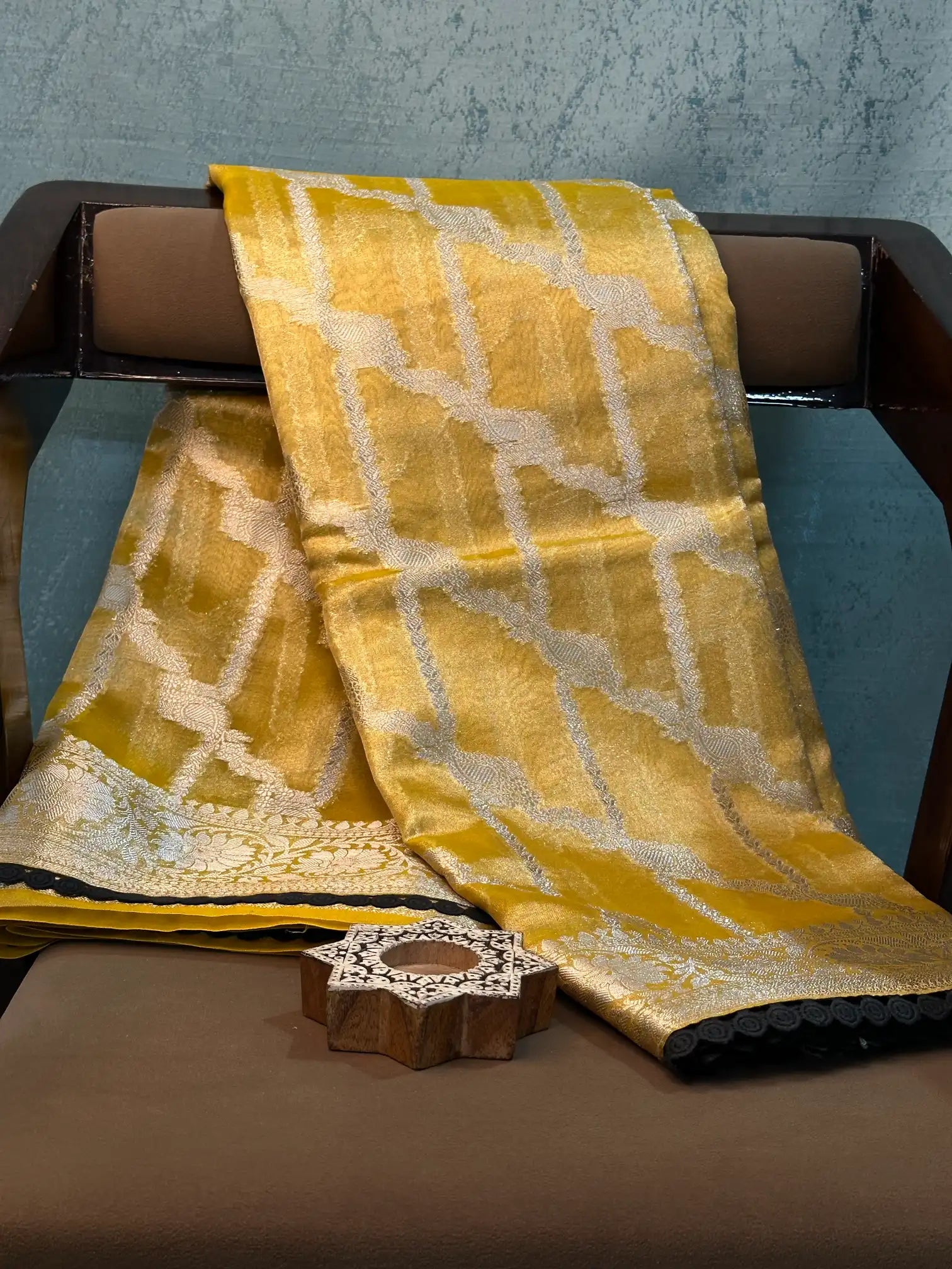 Contemporary Weave Kora Tissue silk Banarasi Saree