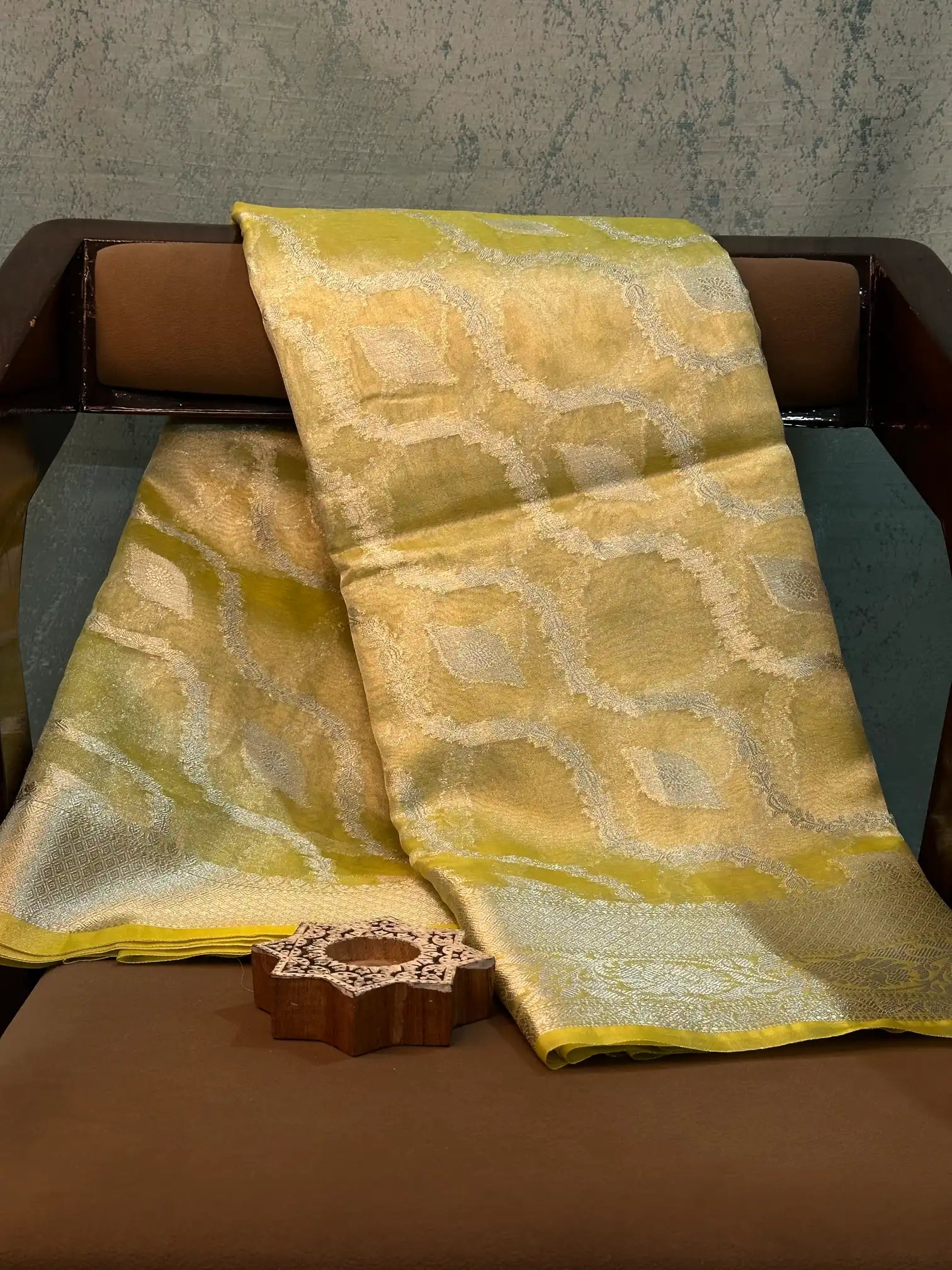 Contemporary Weave Kora Tissue silk Banarasi Saree