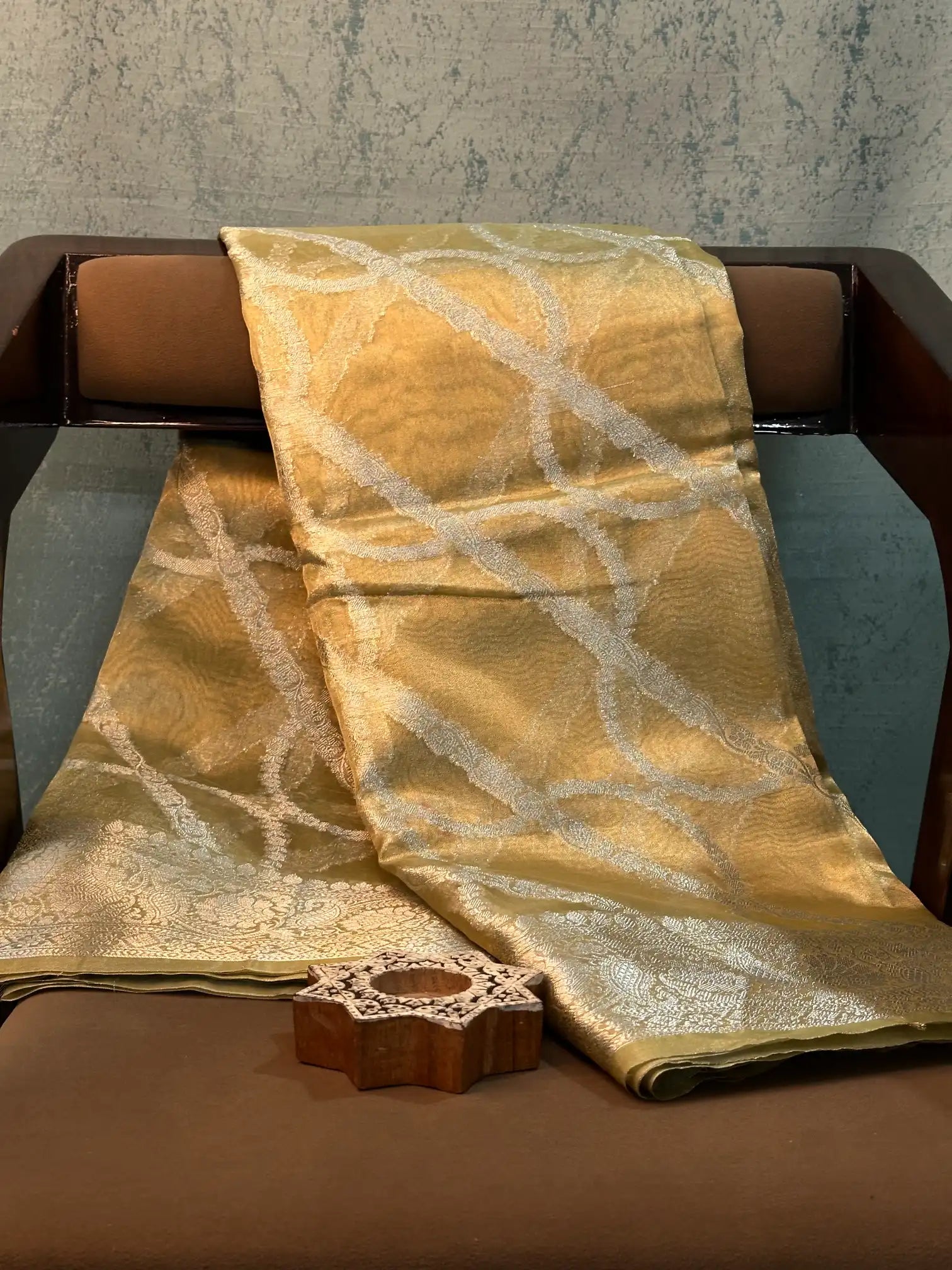 Contemporary Weave Kora Tissue silk Banarasi Saree