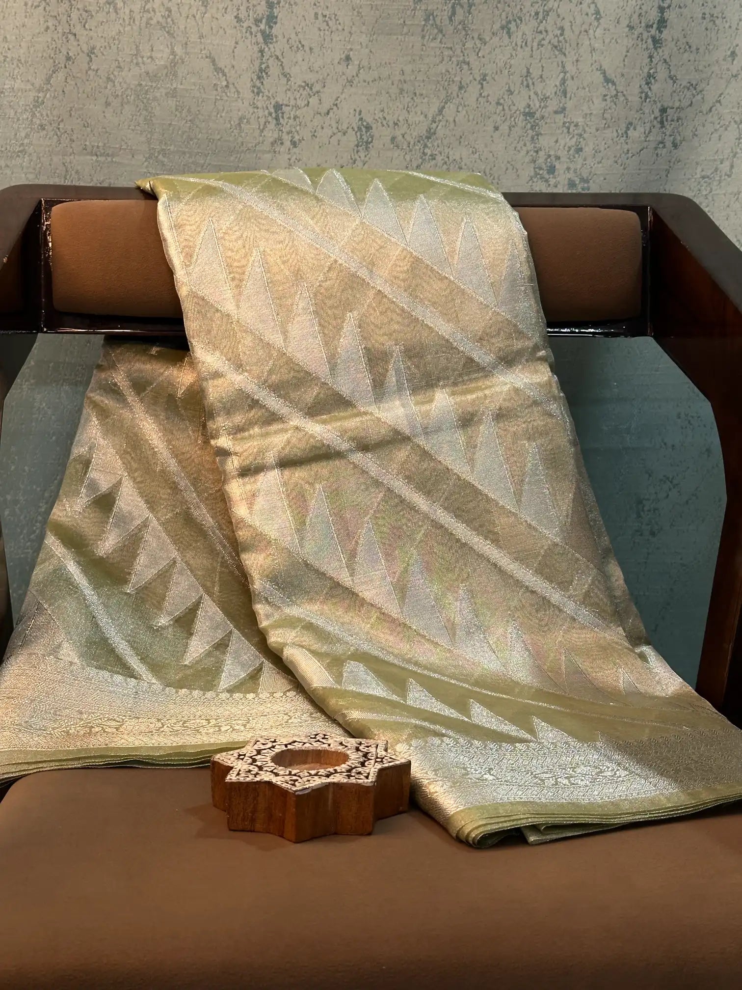 Contemporary Weave Kora Tissue silk Banarasi Saree