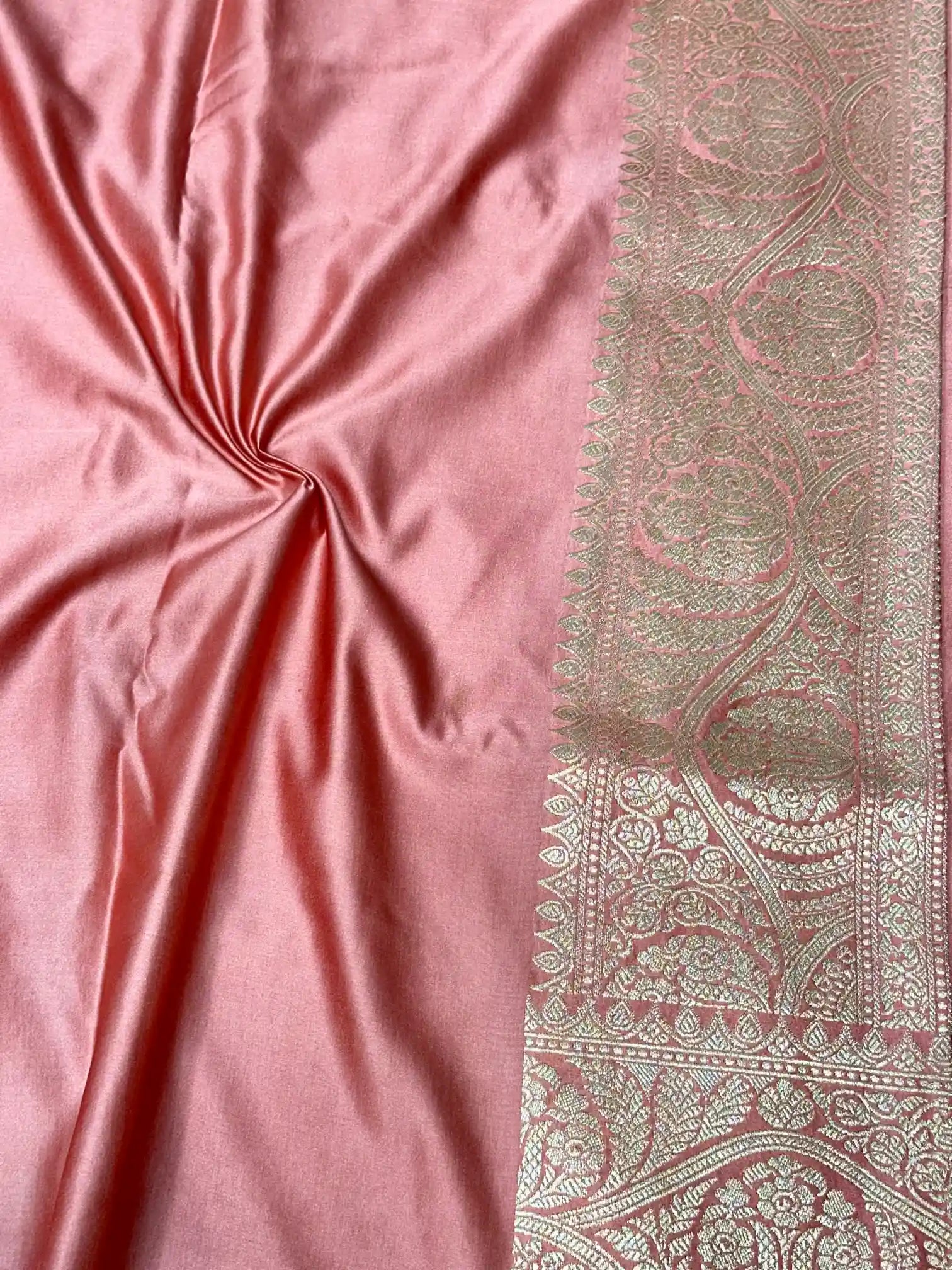 Mauve Pink Handbrush Painted Mashru Katan Silk Banarasi Saree