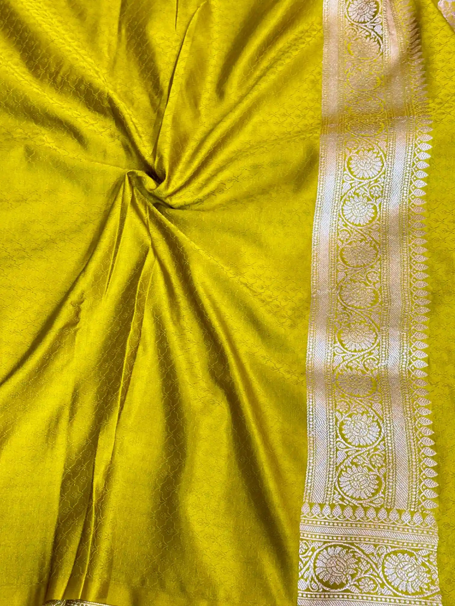 Mehandi Green Mashru Katan Silk Leheriya Weave Banarasi Saree
