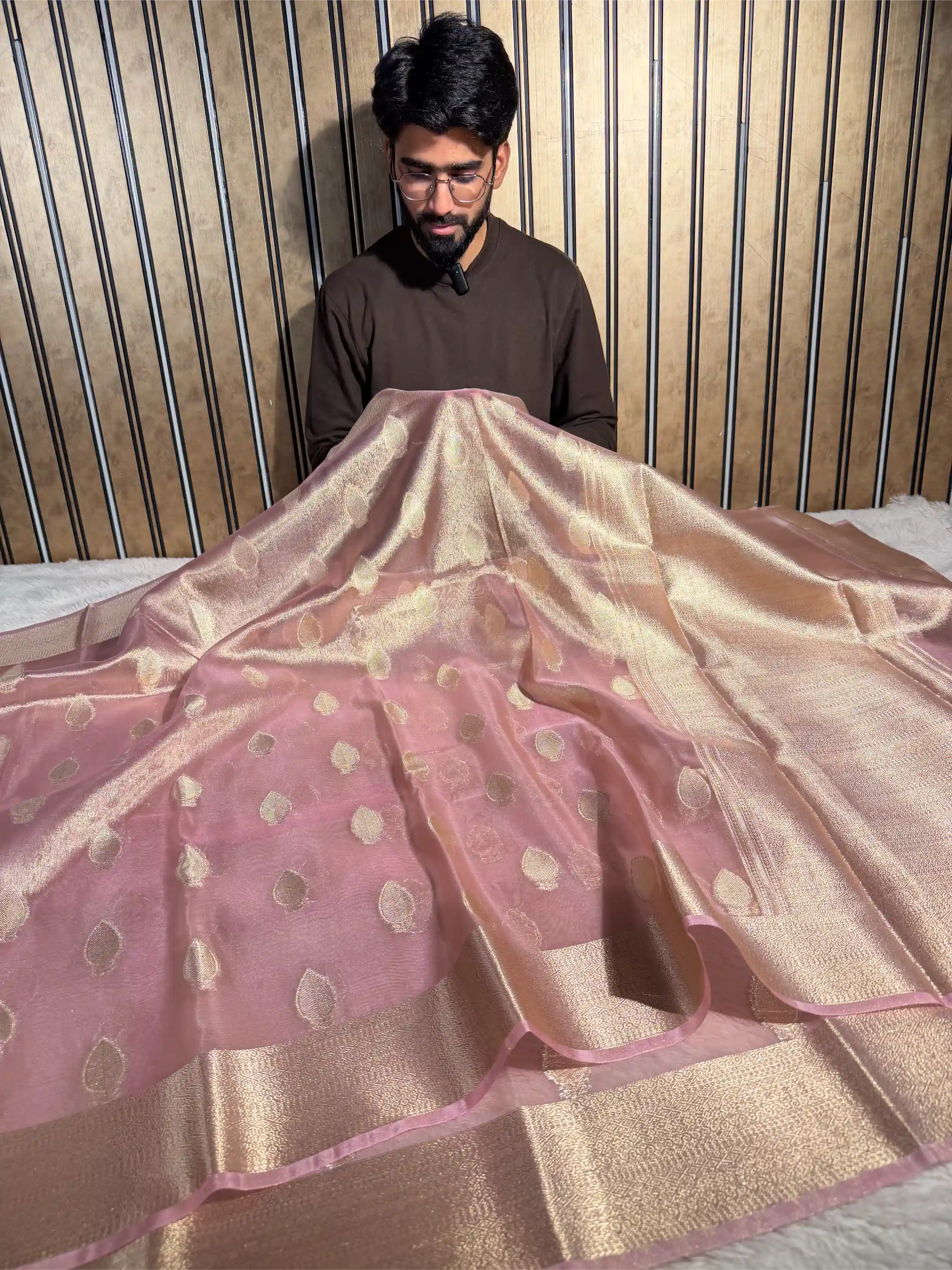 Metallic Pink Kora Tissue Silk Traditional Jacquard Weave Banarasi Saree