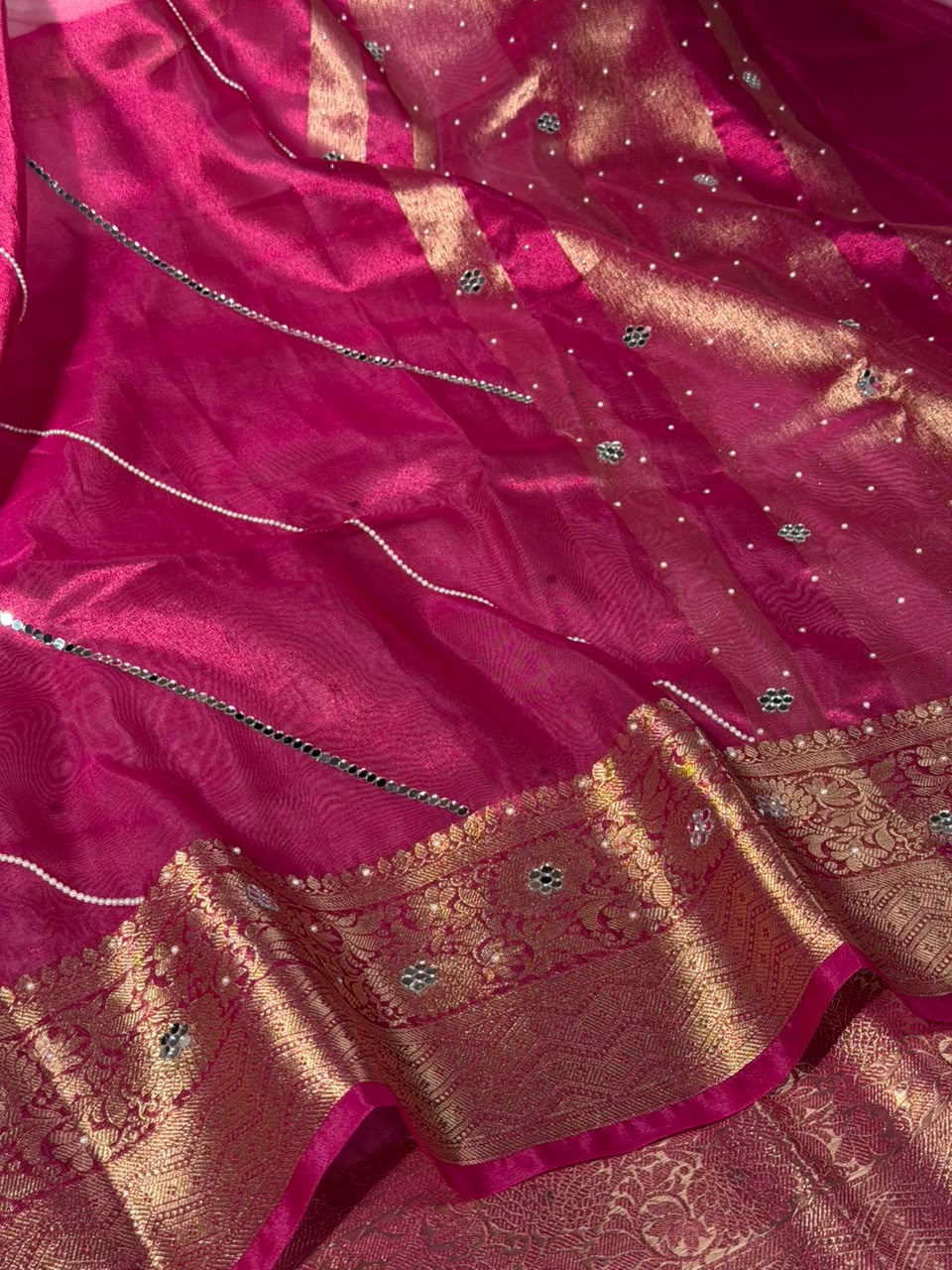 Metallic Rani Kora Tissue Leheriya Work Saree