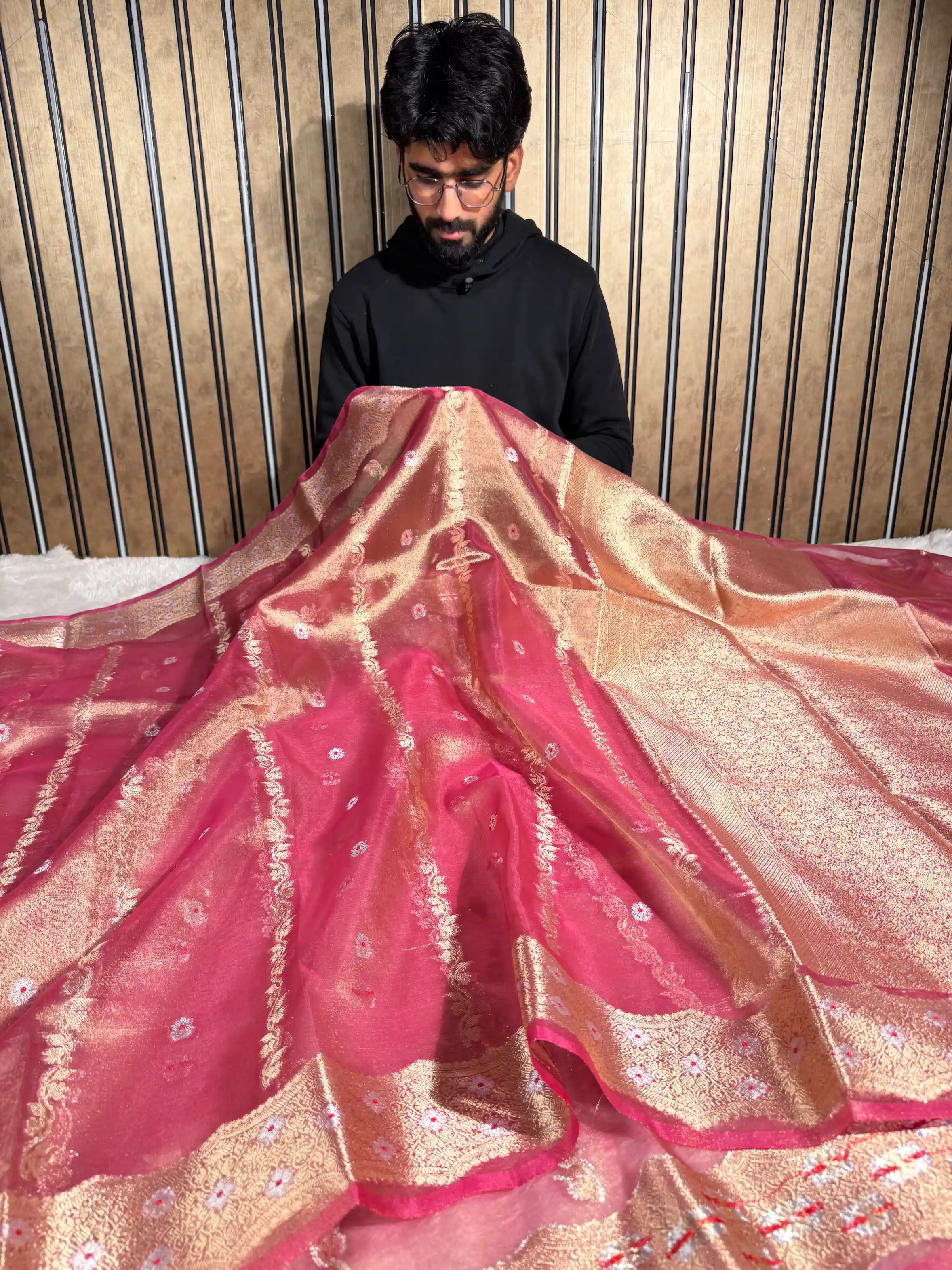 Metallic Rusted Pink Kora Tissue Silk Meenakari Traditional Weave Banarasi Saree