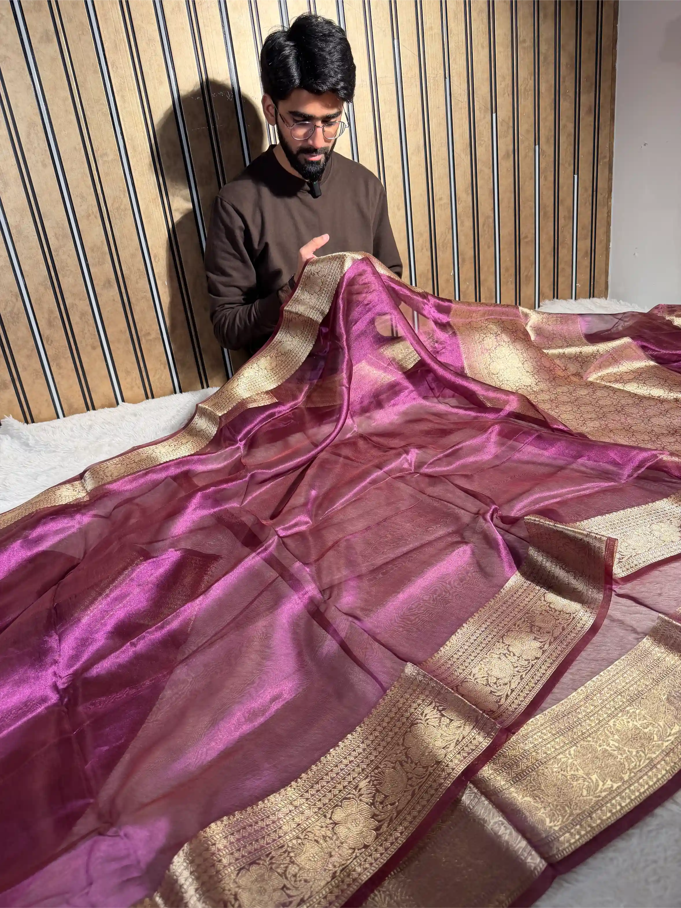 Metallic Violet 100% Pure Tissue Silk Traditional Jacquard Weave Banarasi Saree