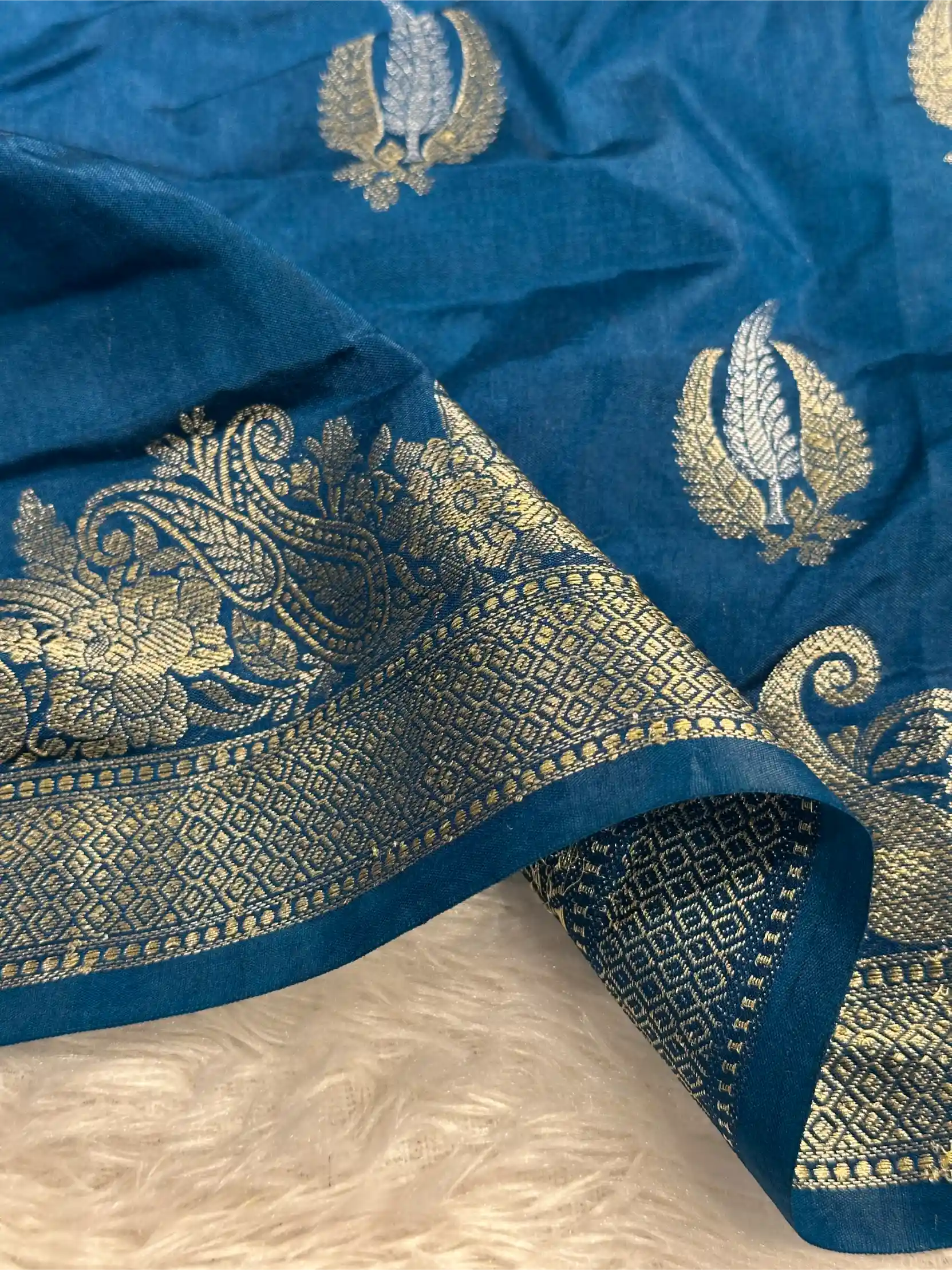 Midnight Blue Shade Warm Silk Traditional Banarasi Saree
