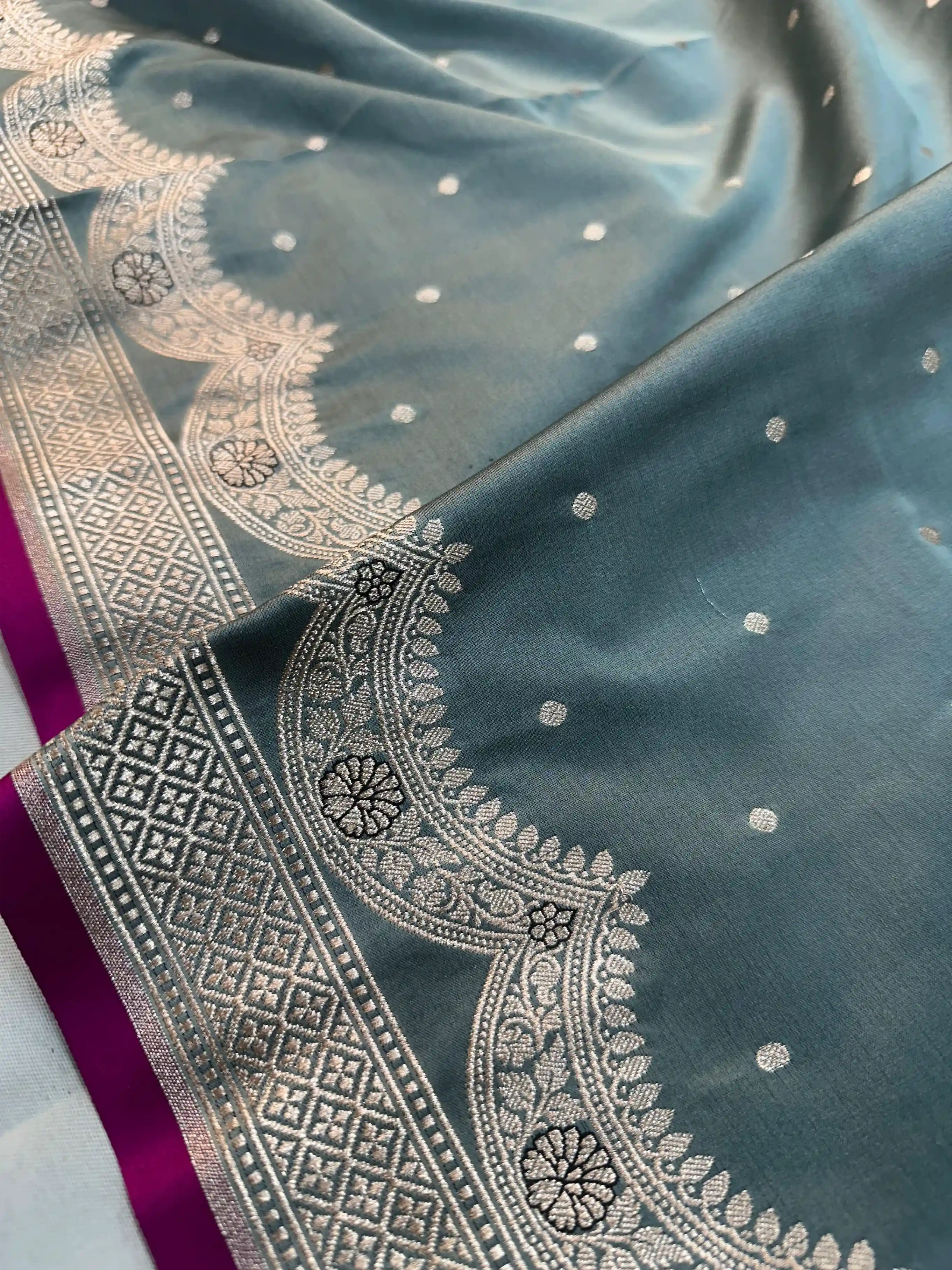 Moose Grey Eccentric Mashru Katan Silk Banarasi Saree