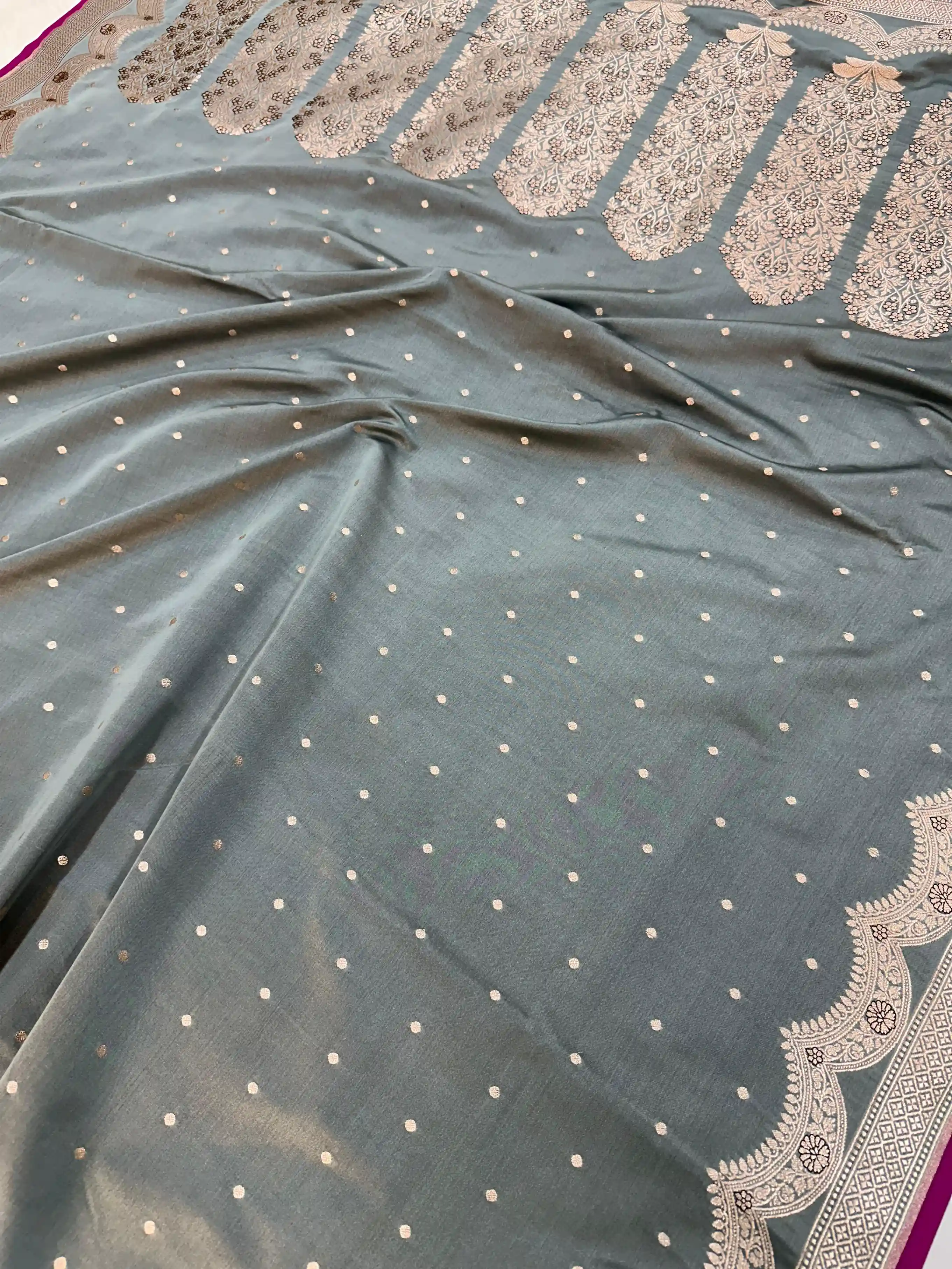 Moose Grey Eccentric Mashru Katan Silk Banarasi Saree