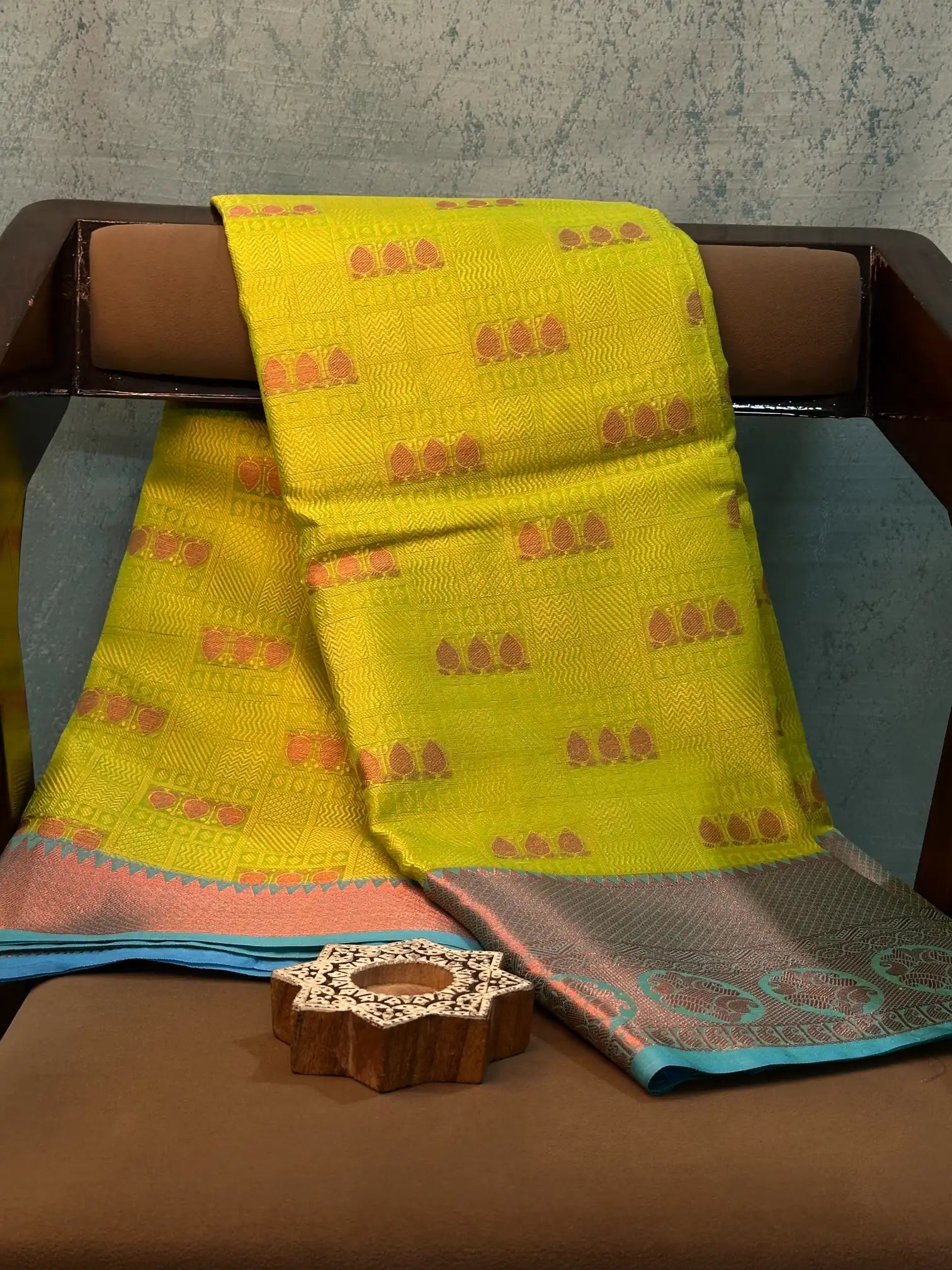 Jacquard Weave Soft Beautiful Banarasi Saree