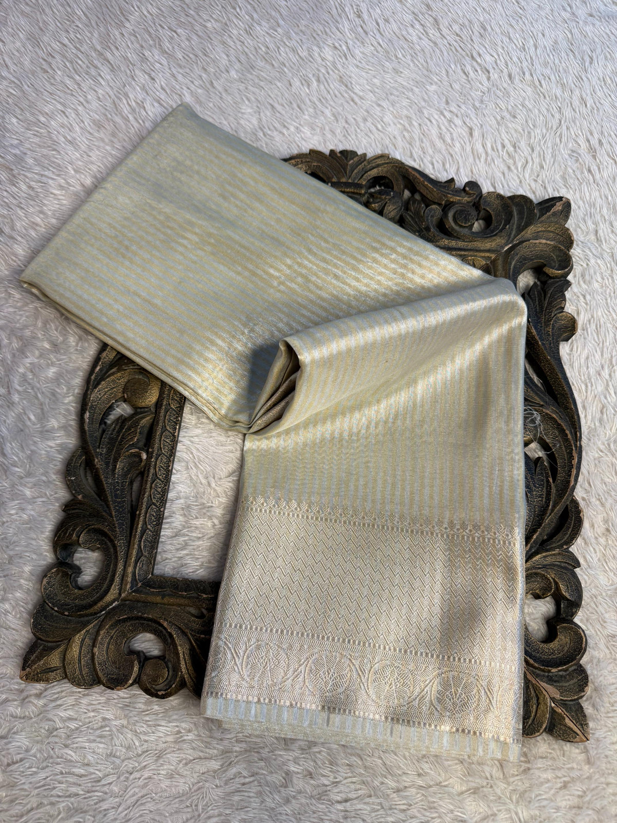 Trending Softsilk Jacquard Unique Banarasi Saree