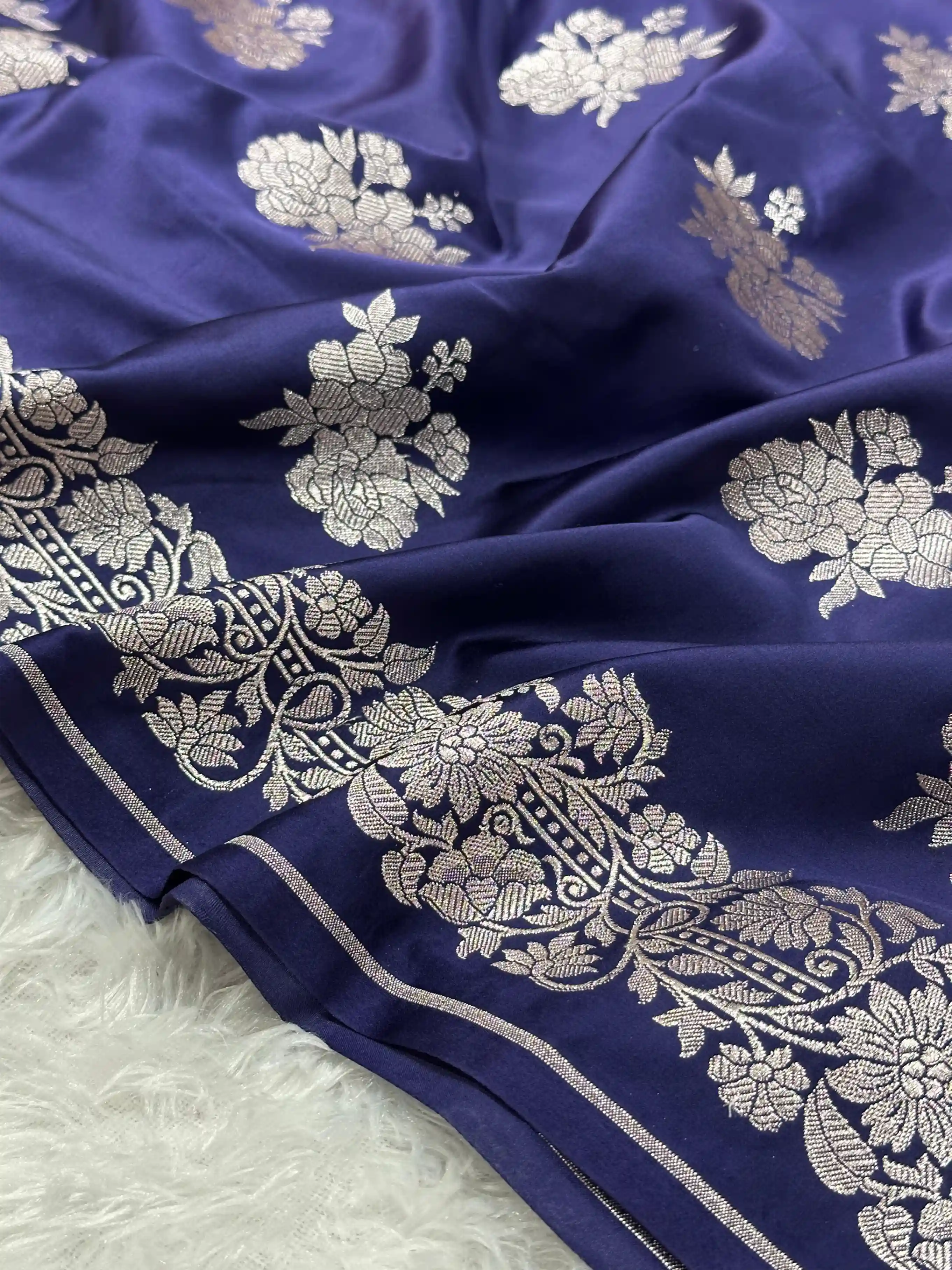 Navy Blue Contemporary Beautiful Mashru Katan Silk Saree