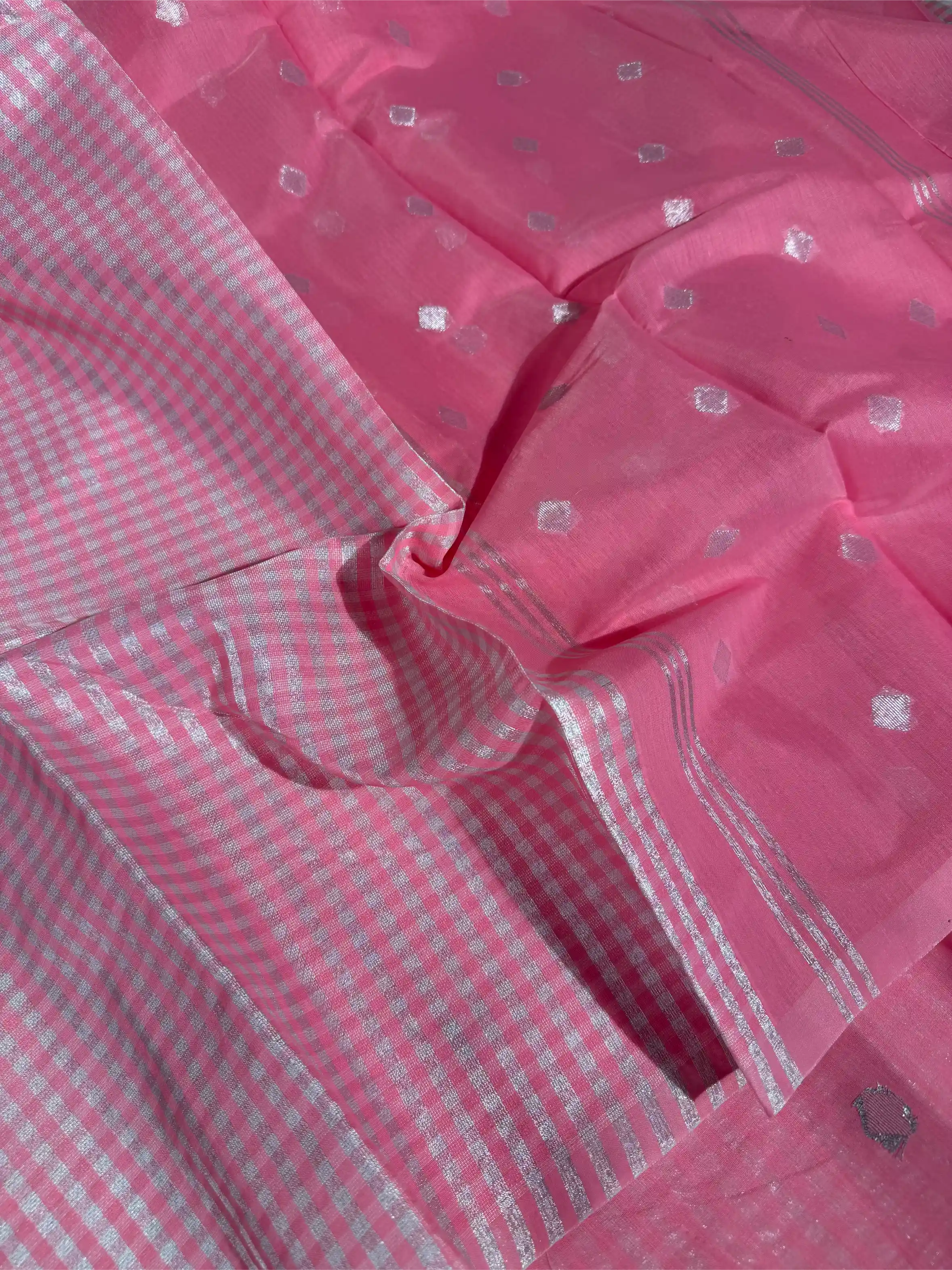 Nayanthara Ma’am Inspired Checked Tissue Silk Saree