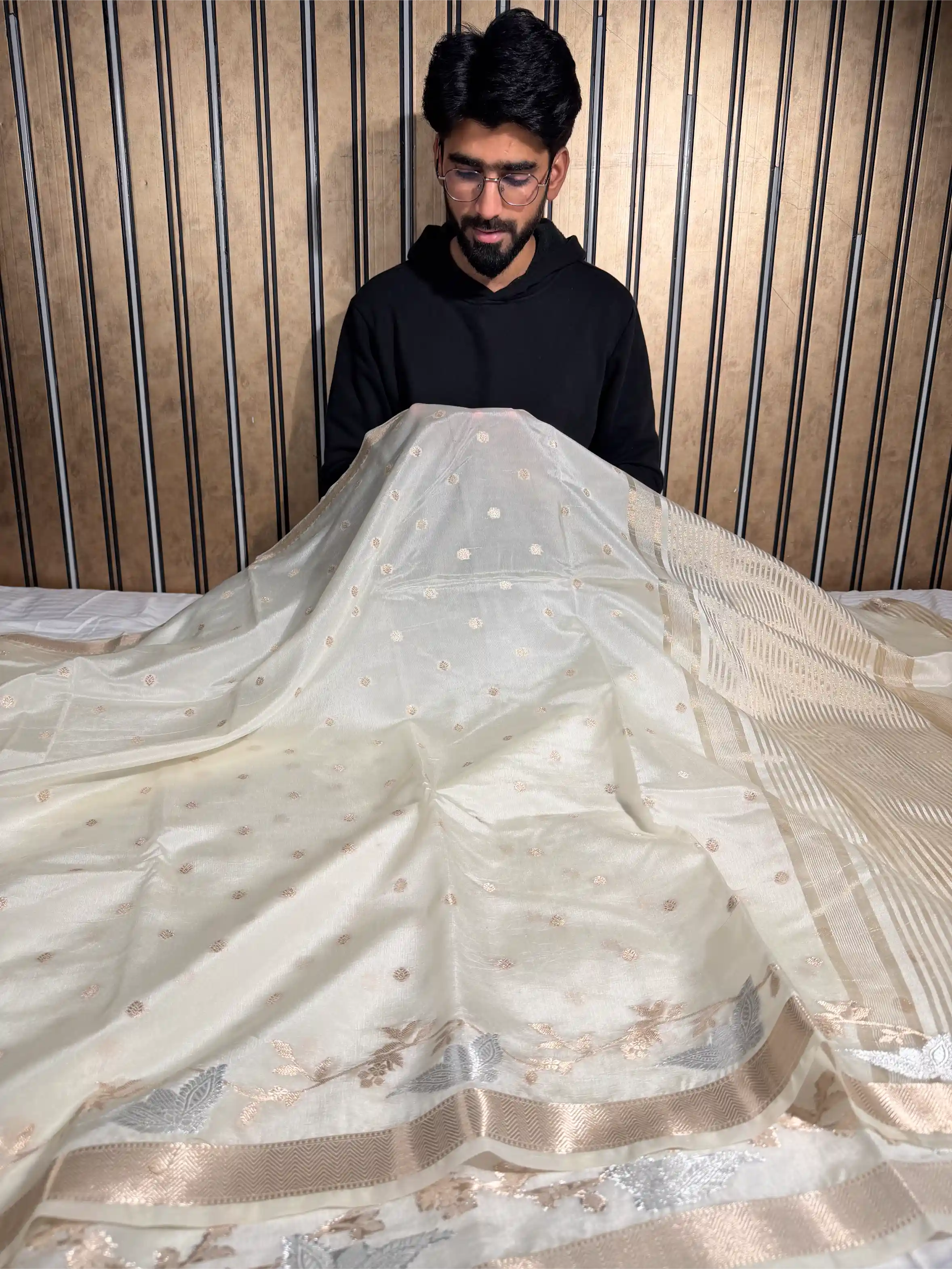 Off-White Warm Silk Contemporary Weave Banarasi Saree