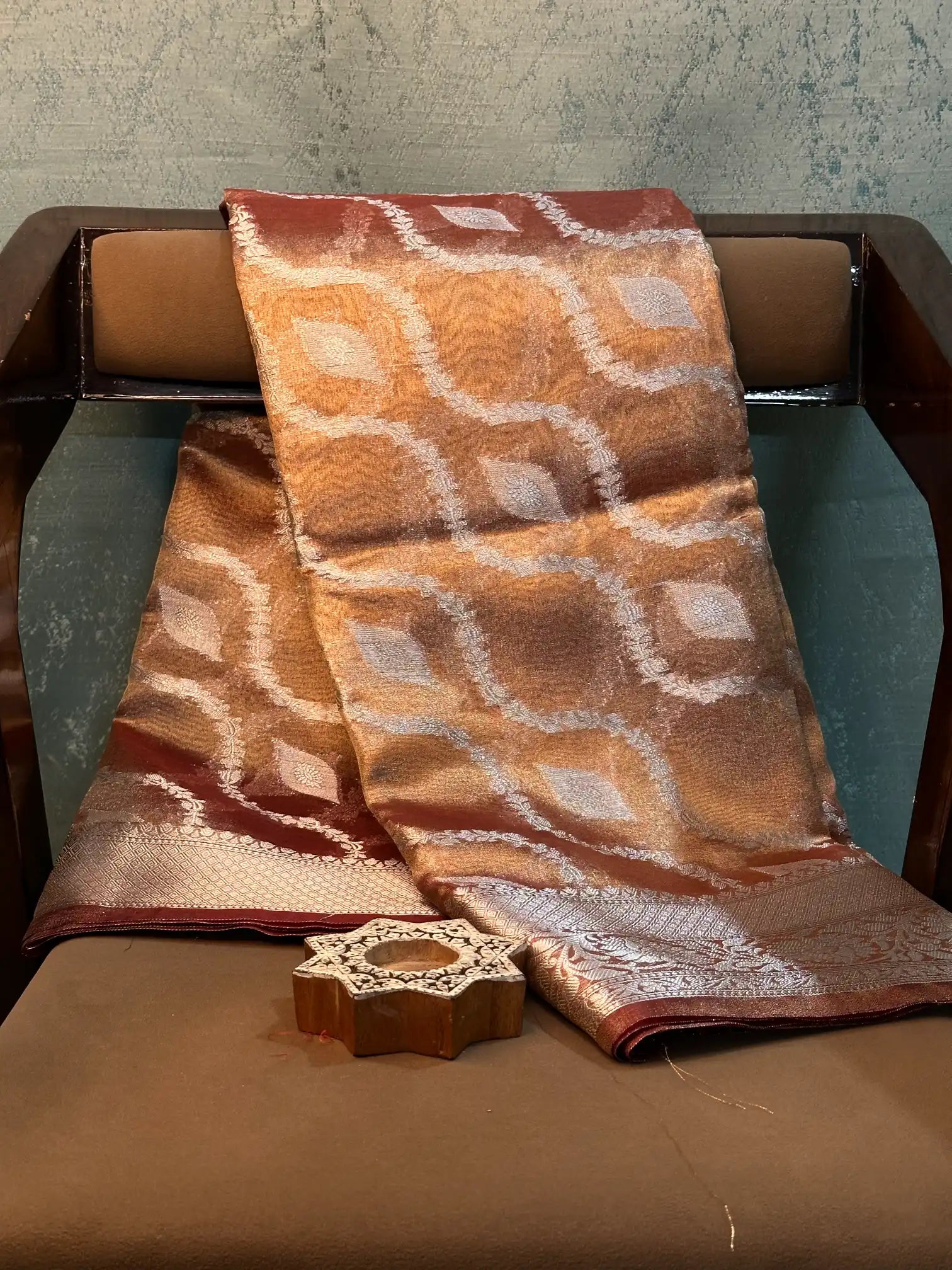 Contemporary Weave Kora Tissue Silk Banarasi Saree
