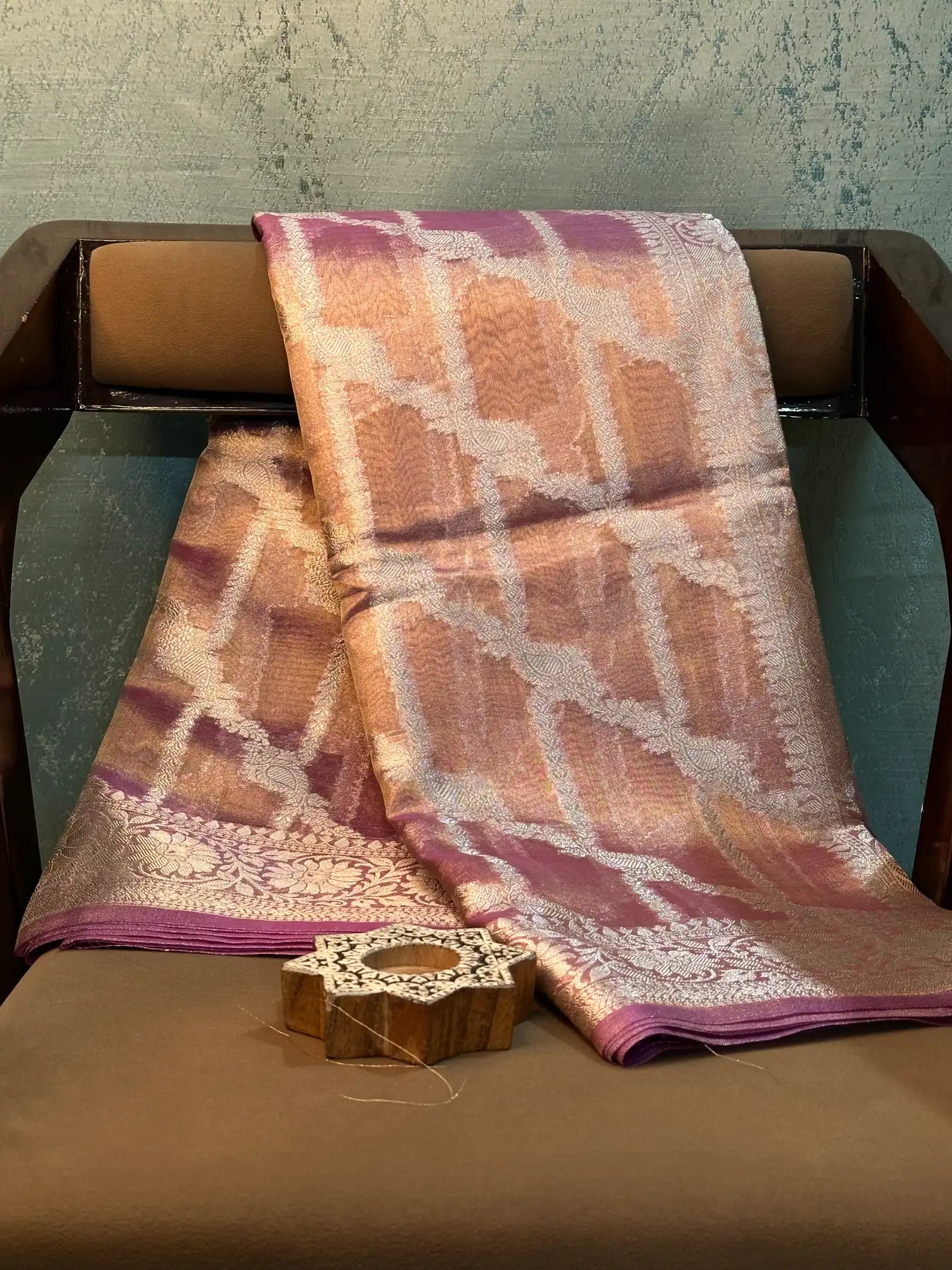 Contemporary Weave Kora Tissue Silk Banarasi Saree