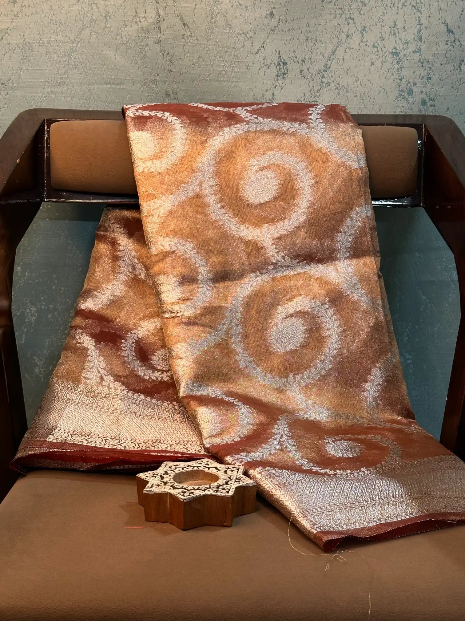 Contemporary Weave Kora Tissue Silk Banarasi Saree