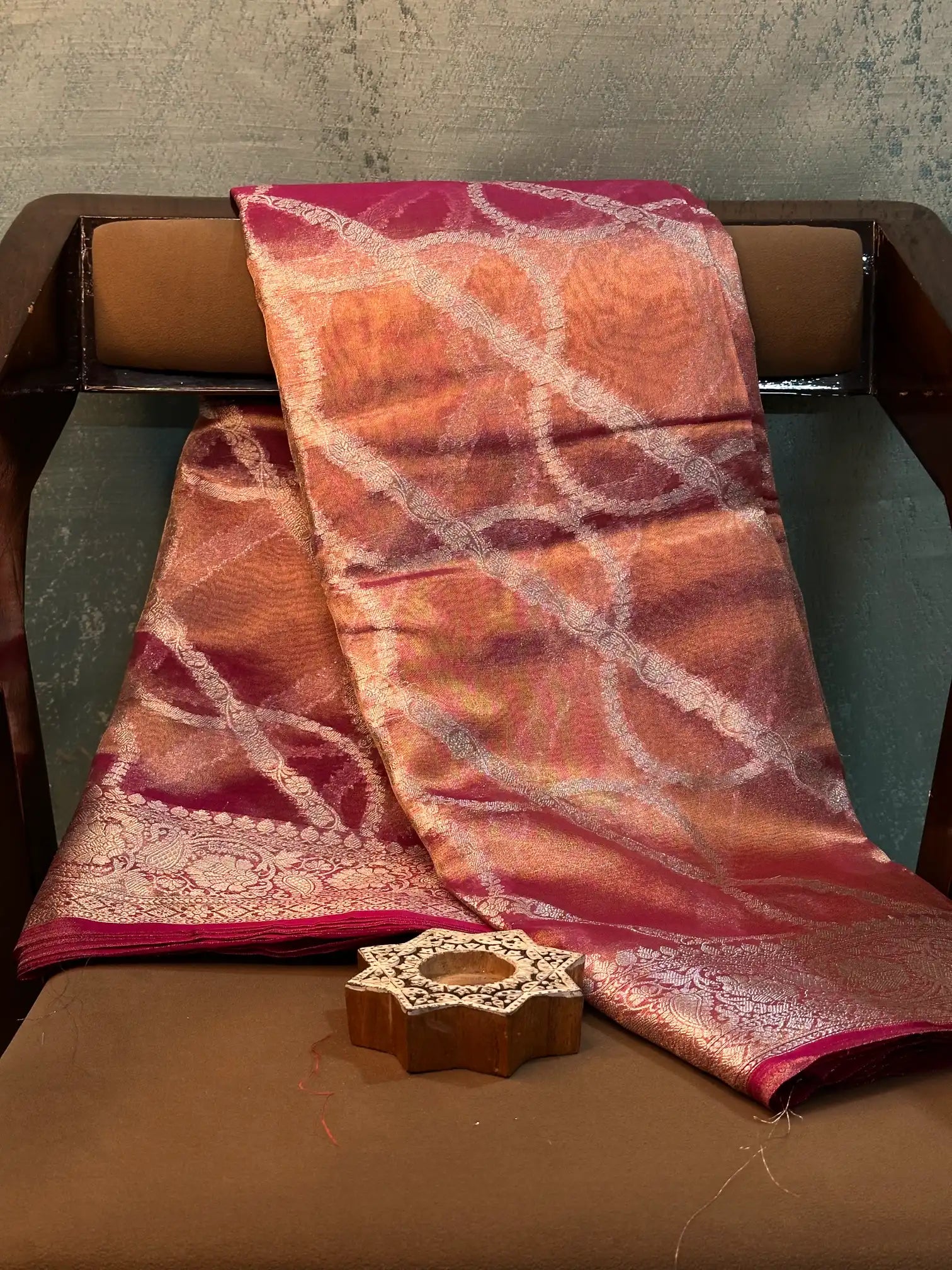 Contemporary Weave Kora Tissue Silk Banarasi Saree