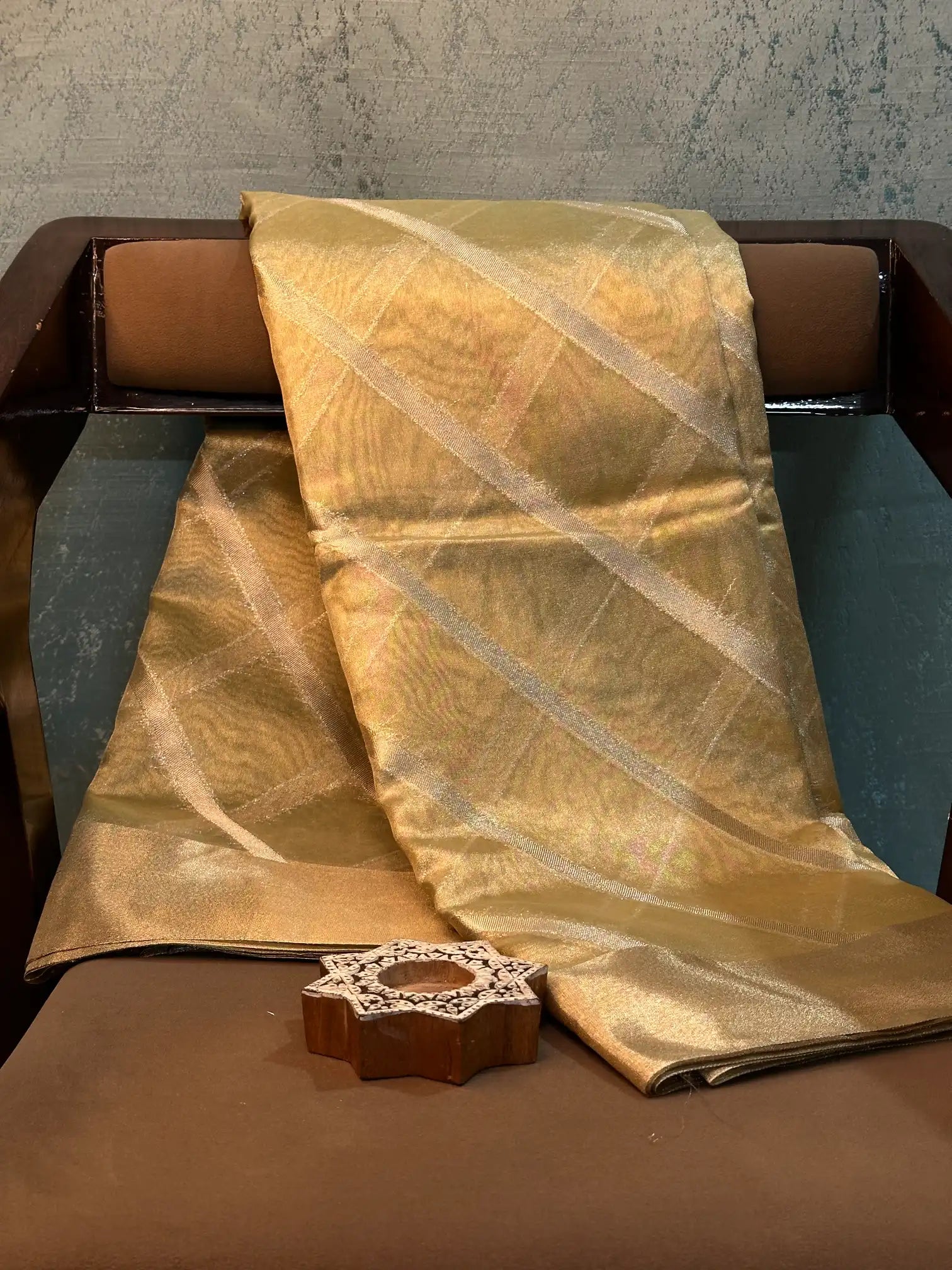 Contemporary Weave Kora Tissue Silk Banarasi Saree