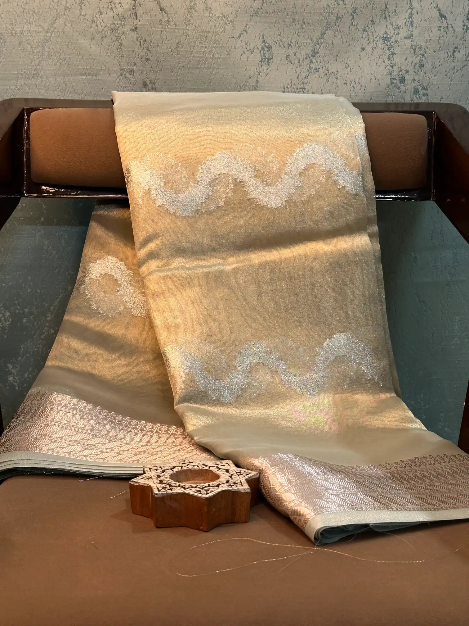 Contemporary Weave Kora Tissue Silk Banarasi Saree