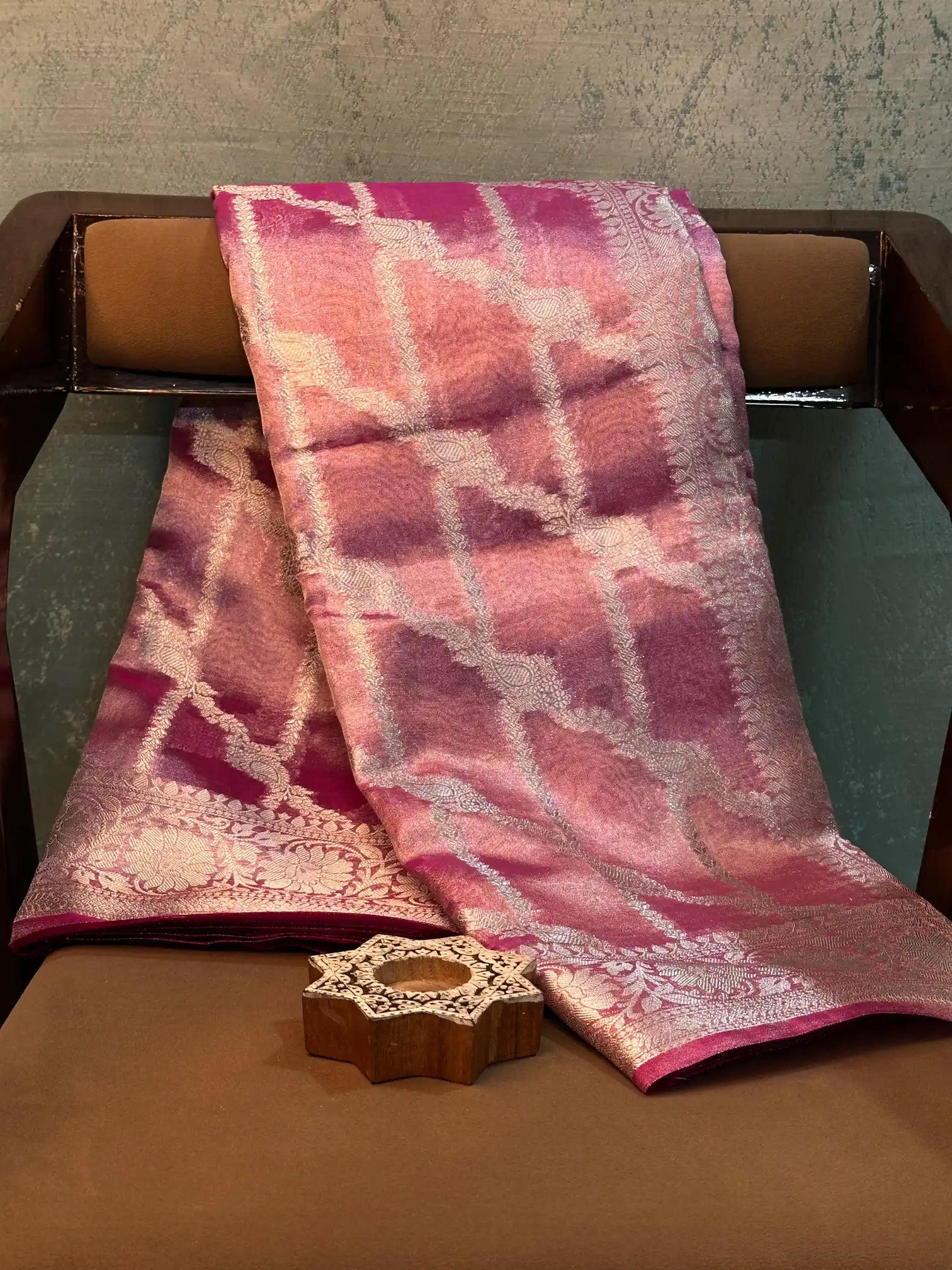 Contemporary Weave Kora Tissue Silk Banarasi Saree