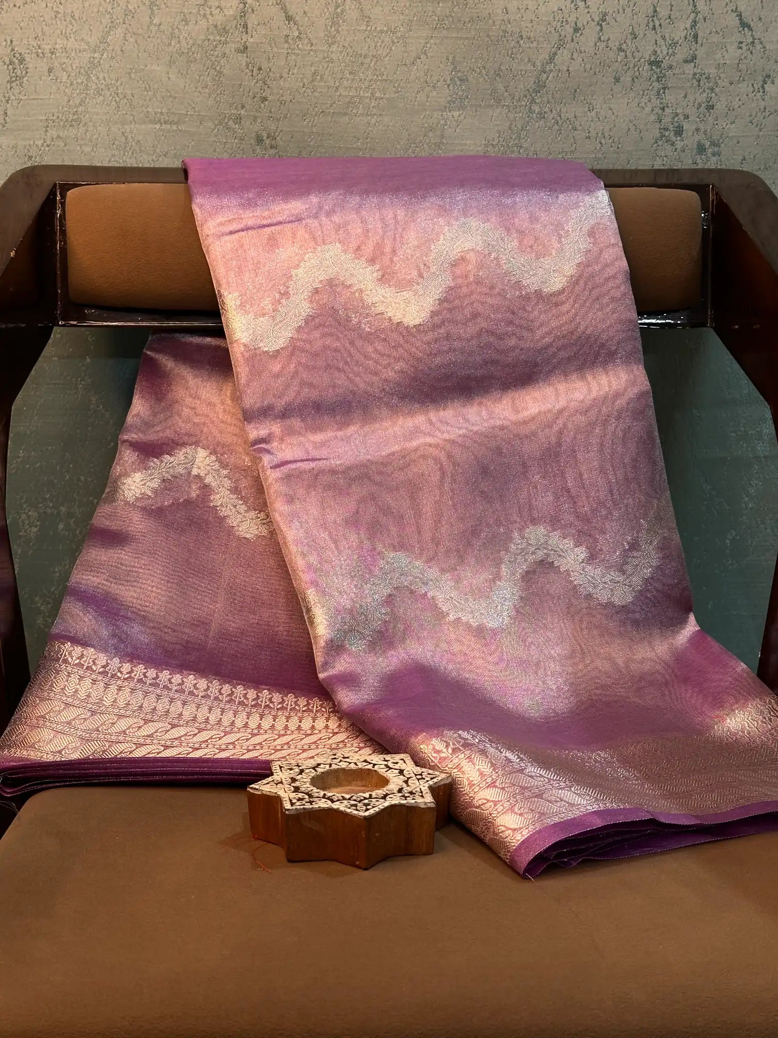Contemporary Weave Kora Tissue Silk Banarasi Saree
