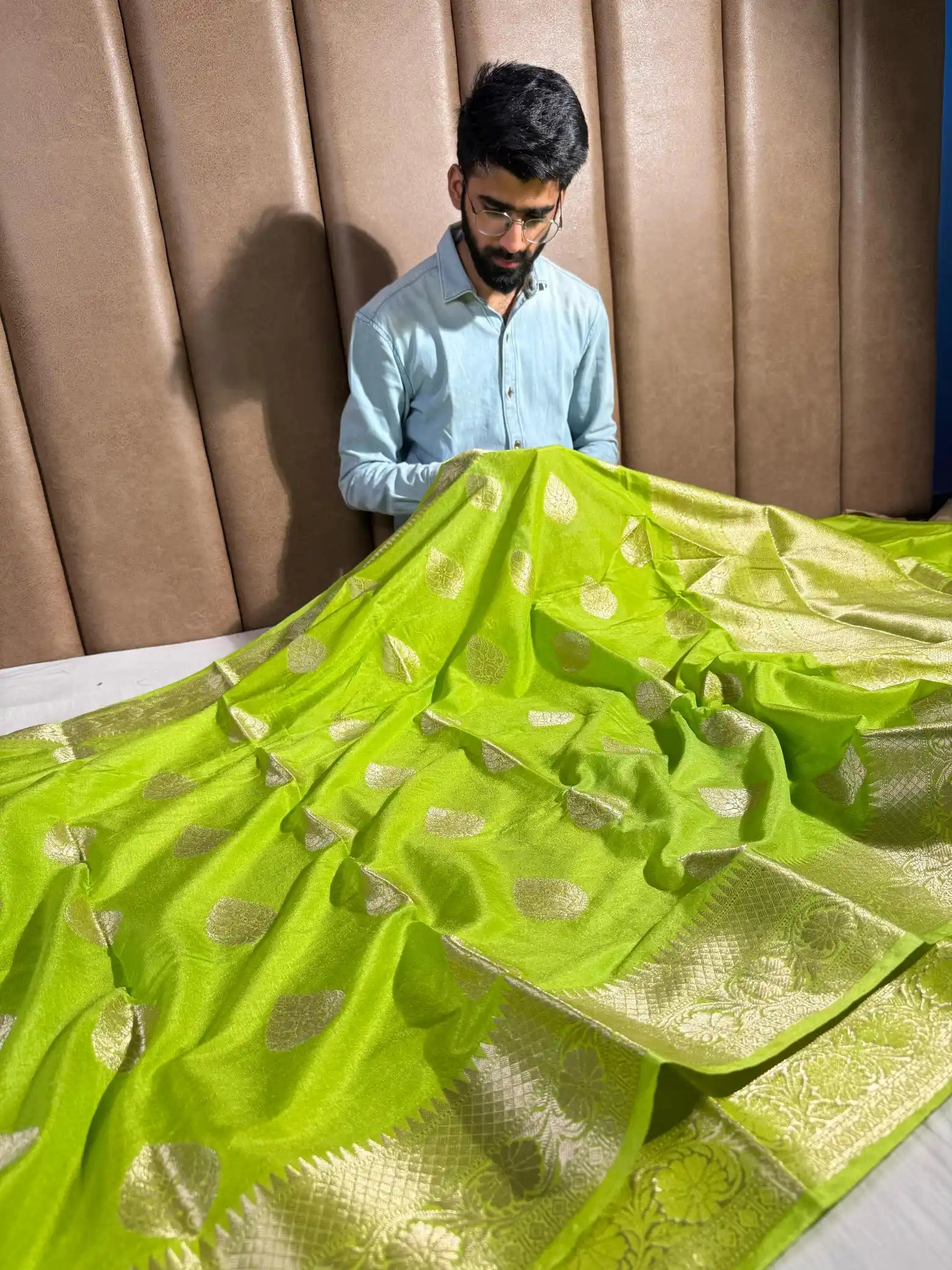 Parrot Green Chiniya Silk Buta Banarasi Saree