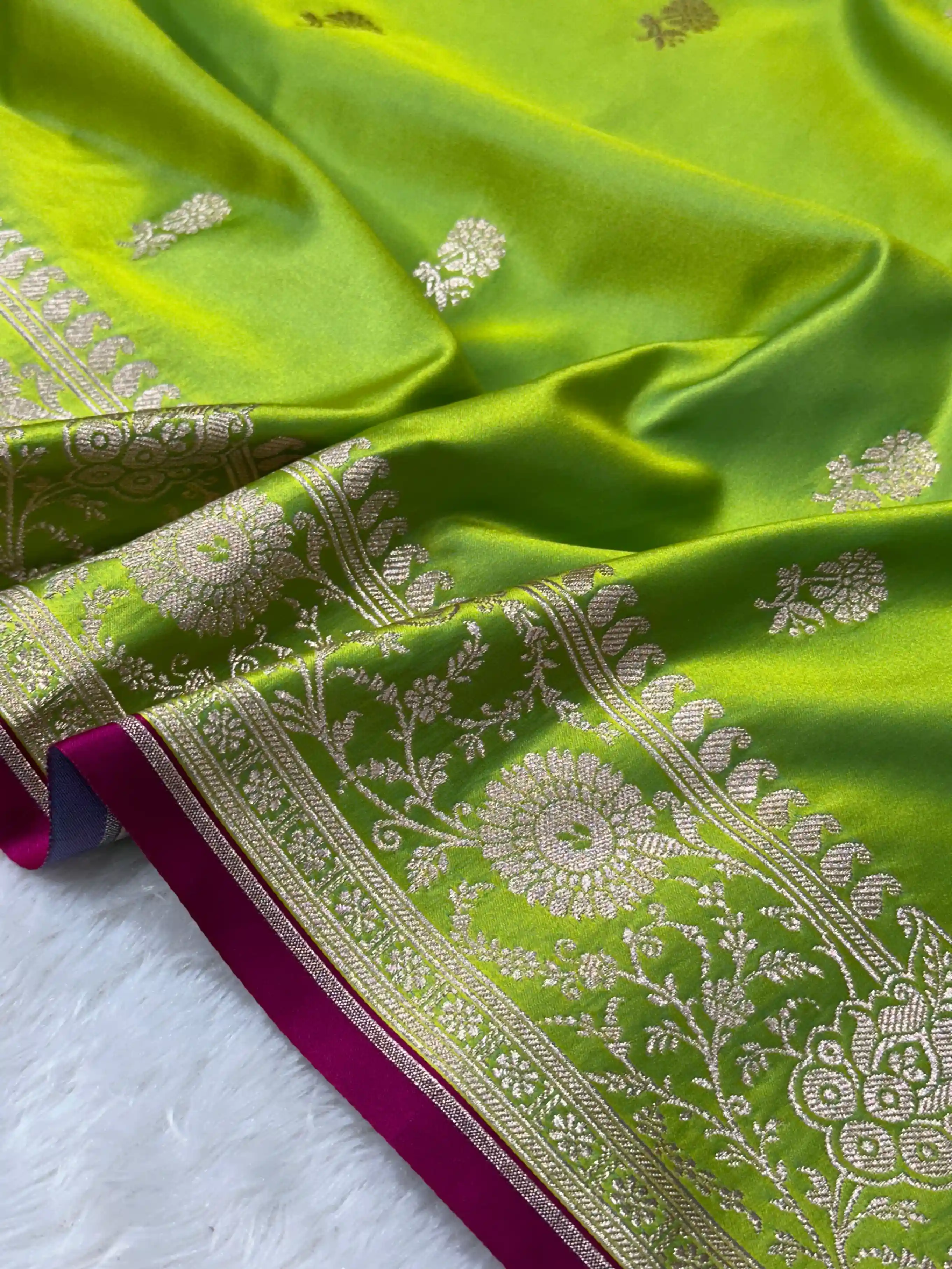 Parrot Green Beautiful Mashru Katan Silk Saree