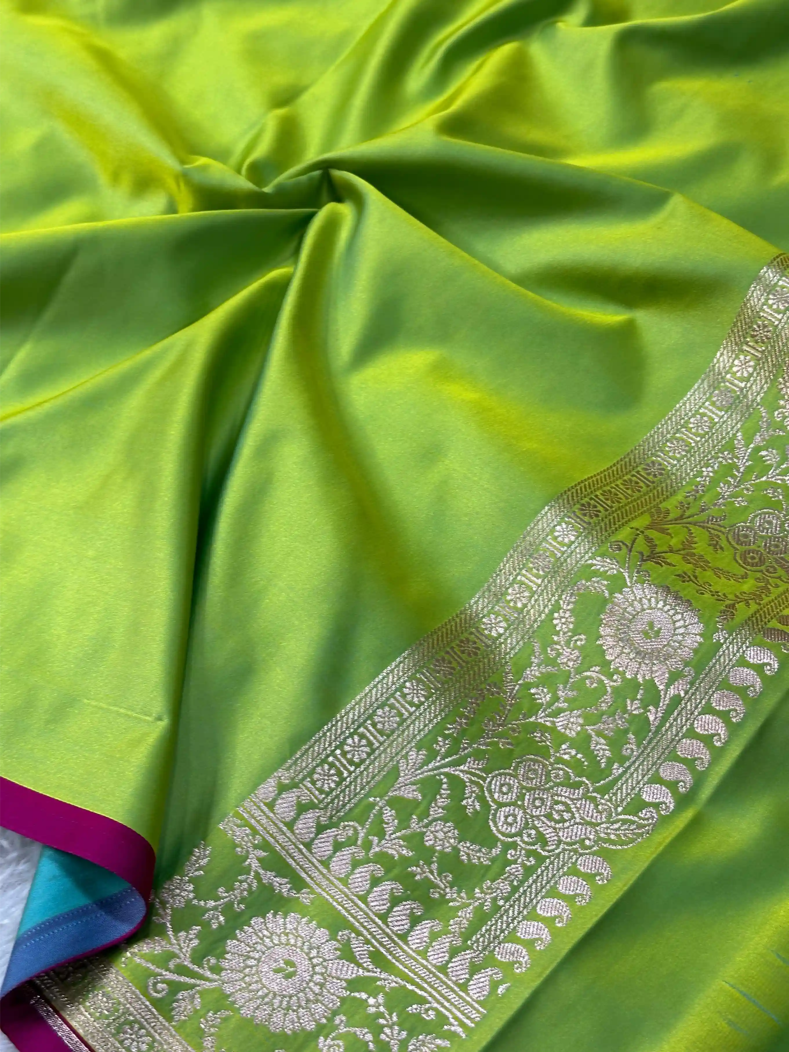 Parrot Green Beautiful Mashru Katan Silk Saree